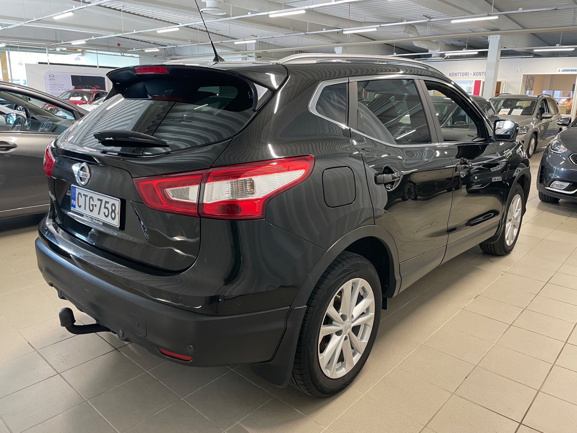NISSAN QASHQAI dCi 130 Business 360 2WD Xtronic Alcantara / Juuri huollettu