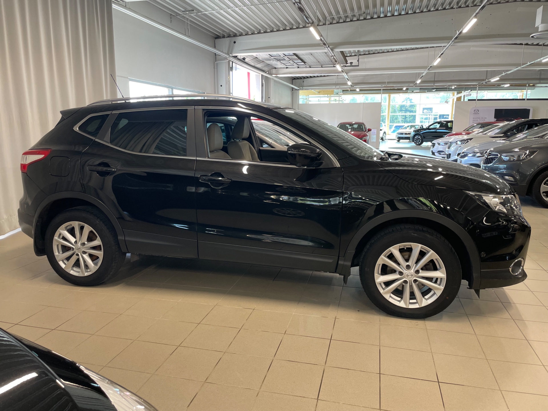 NISSAN QASHQAI dCi 130 Business 360 2WD Xtronic Alcantara / Juuri huollettu