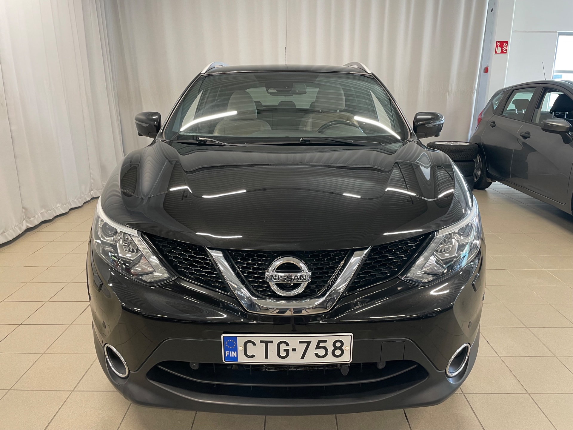 NISSAN QASHQAI dCi 130 Business 360 2WD Xtronic Alcantara / Juuri huollettu