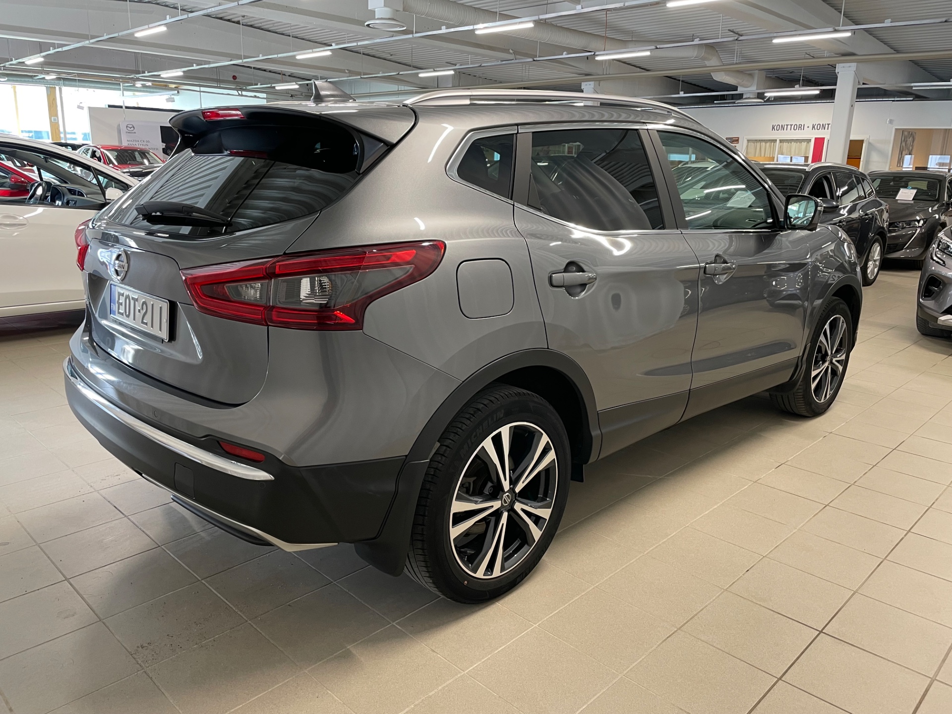 NISSAN QASHQAI DIG-T 115 Tekna 2WD Xtronic 18" / Vähän ajettu / Hyvin varusteltu / Huollettu 04/2025 /