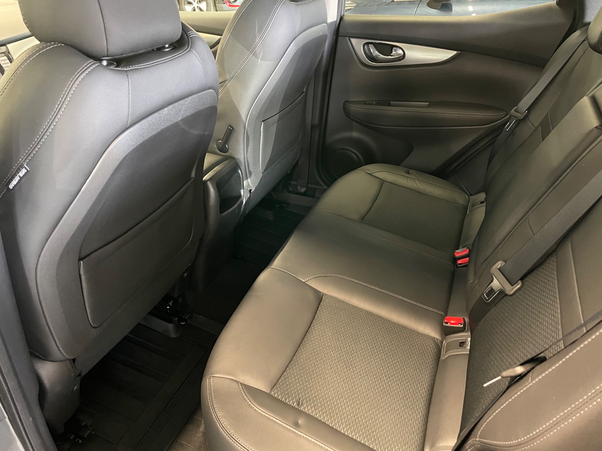 NISSAN QASHQAI DIG-T 115 Tekna 2WD Xtronic 18" / Vähän ajettu / Hyvin varusteltu / Huollettu 04/2025 /