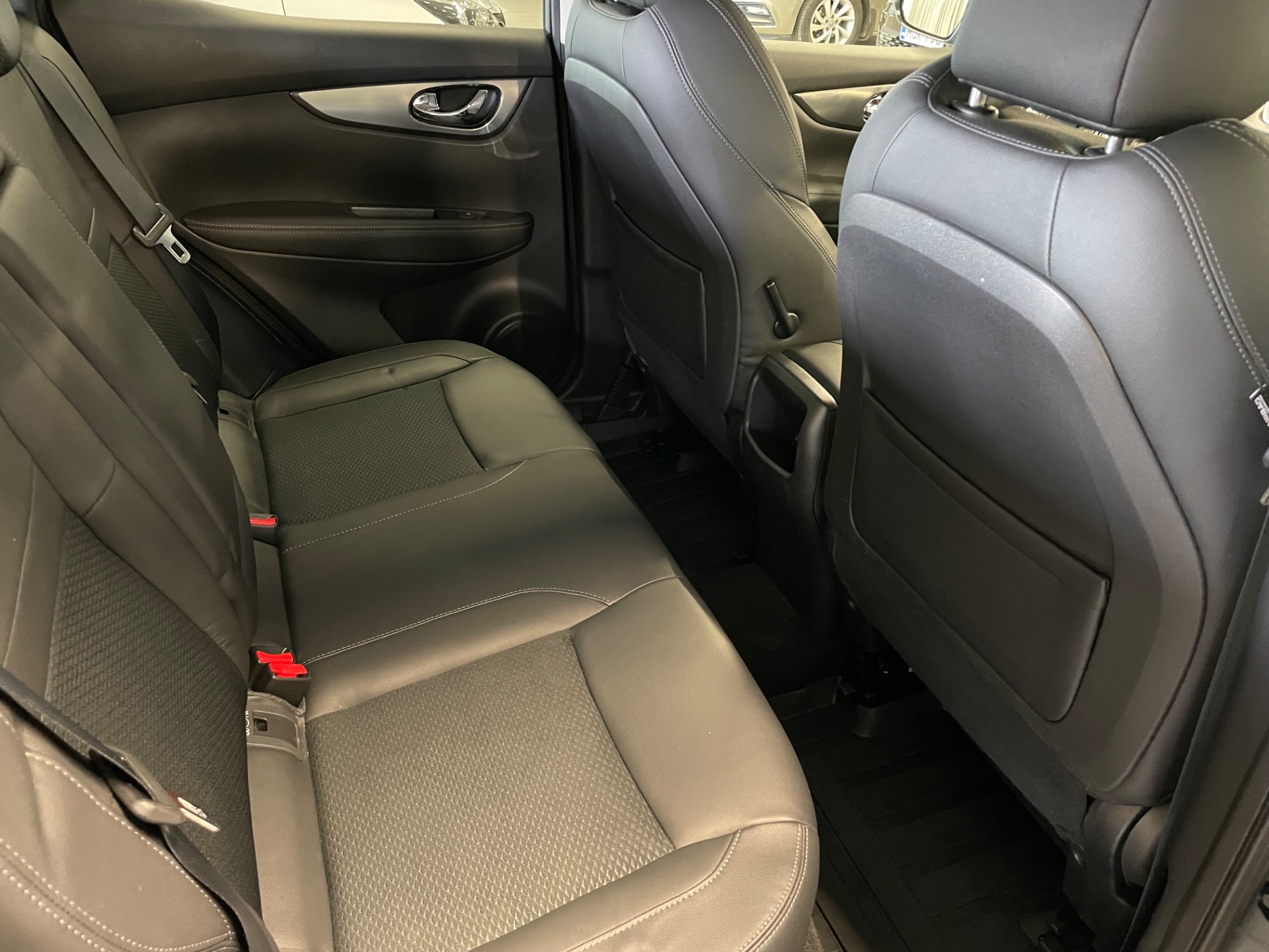 NISSAN QASHQAI DIG-T 115 Tekna 2WD Xtronic 18" / Vähän ajettu / Hyvin varusteltu / Huollettu 04/2025 /