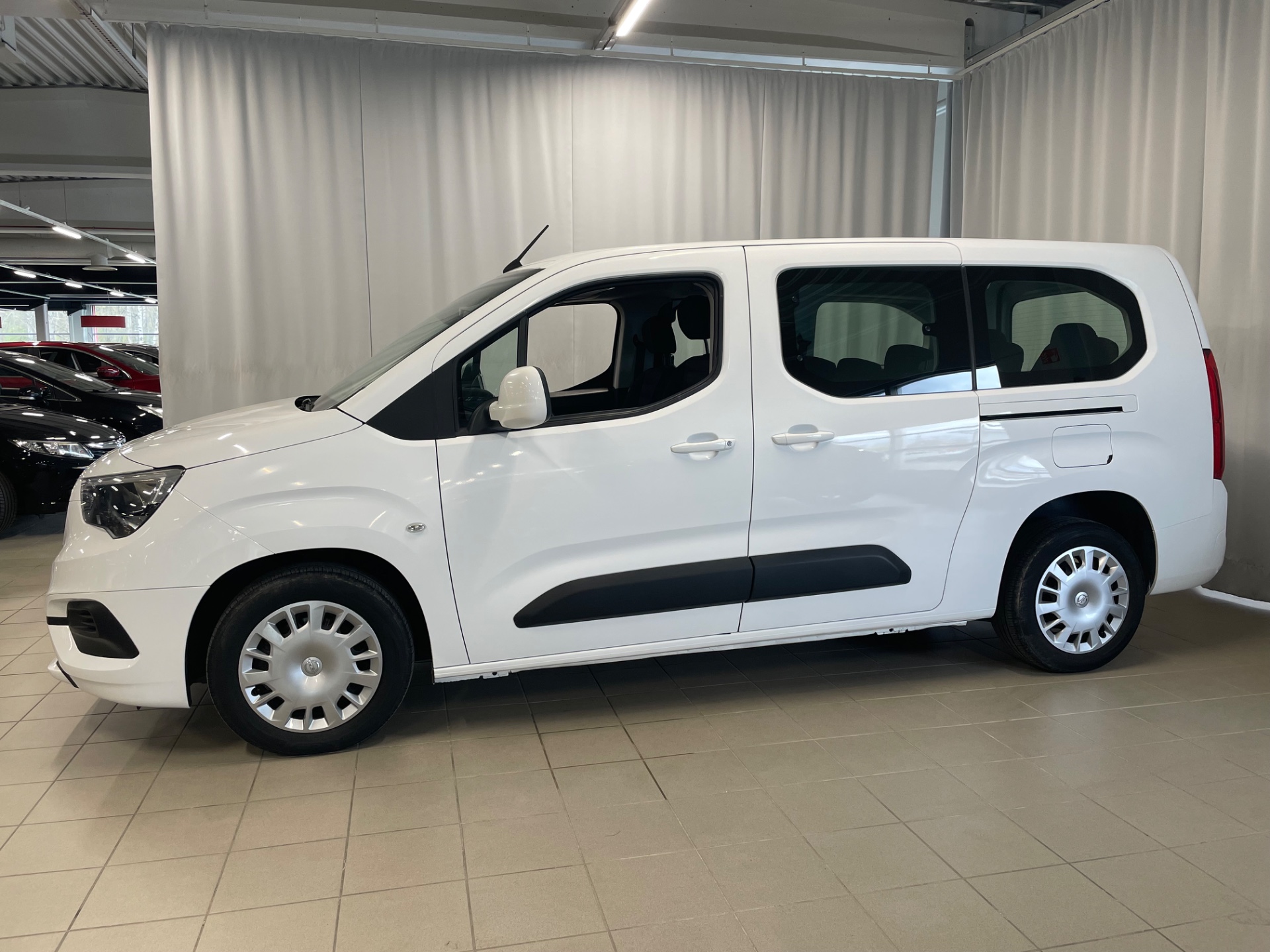OPEL COMBO Life XL Enjoy 1,5 DT ECOTEC Start/Stop 75 kW MT5