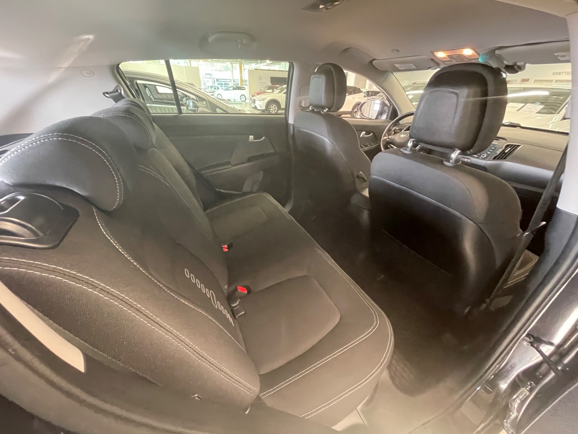 KIA Sportage 1,6 ISG Urban Active EcoDynamics / Uudet kesä- ja talvirenkaat / Tuulilasi vaihdettu