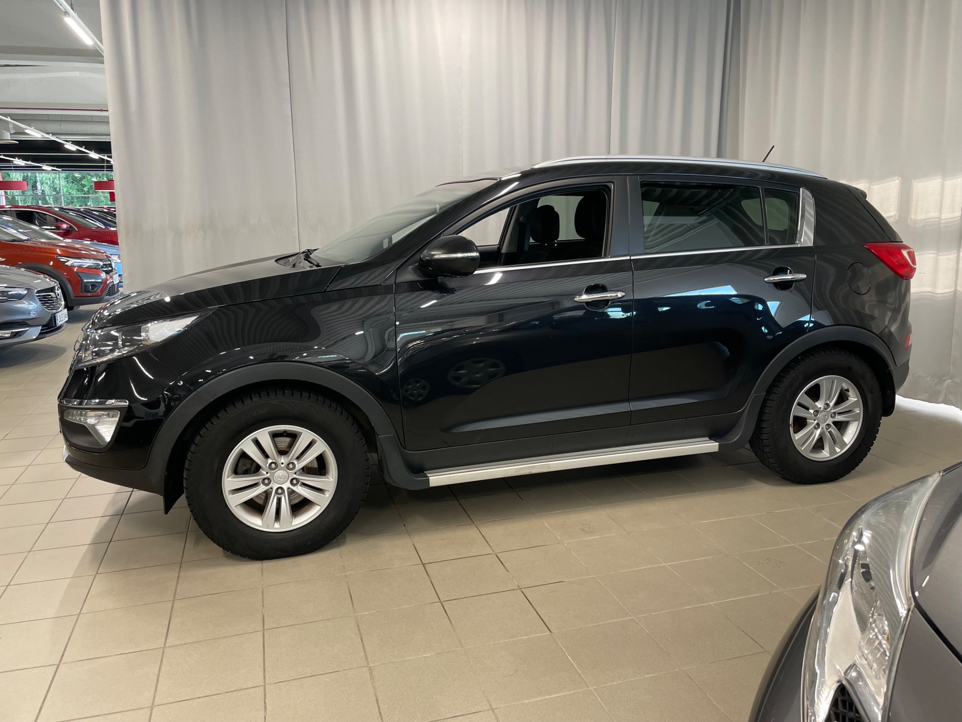KIA Sportage 1,6 ISG Urban Active EcoDynamics / Uudet kesä- ja talvirenkaat / Tuulilasi vaihdettu