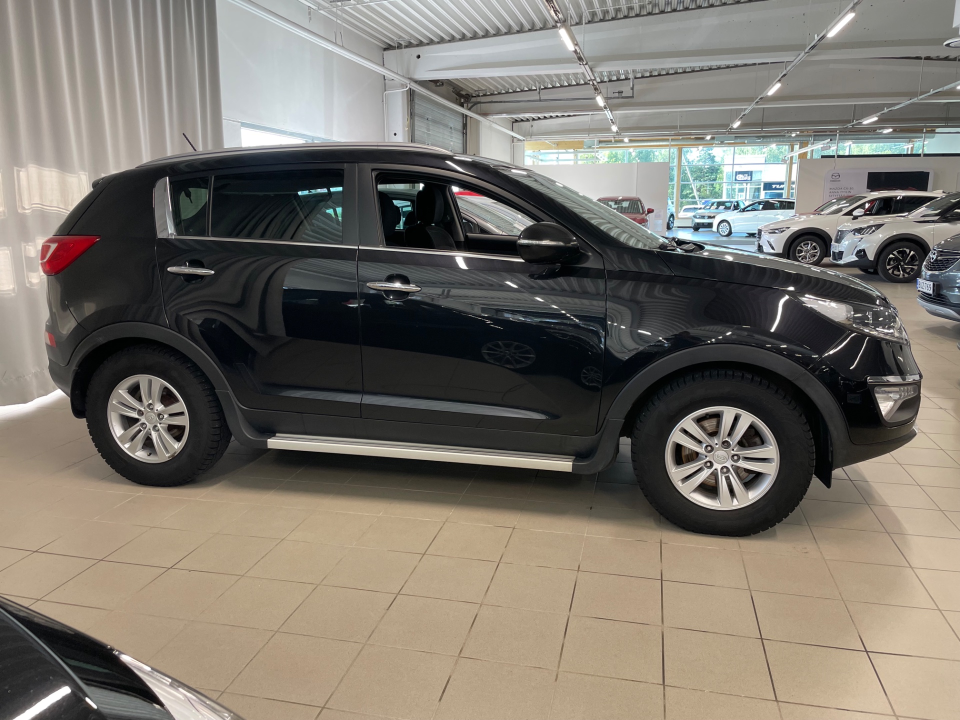 KIA Sportage 1,6 ISG Urban Active EcoDynamics / Uudet kesä- ja talvirenkaat / Tuulilasi vaihdettu