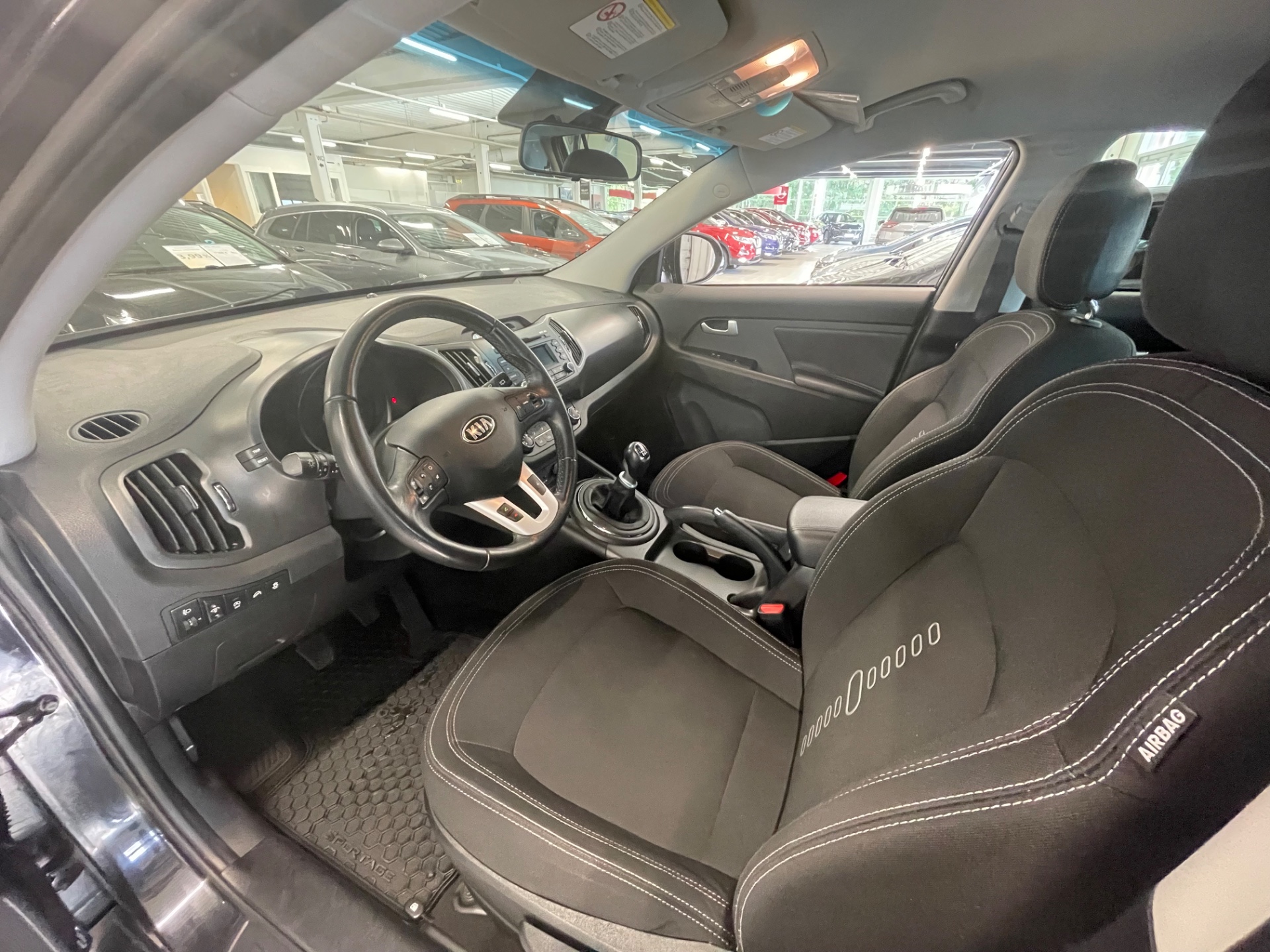 KIA Sportage 1,6 ISG Urban Active EcoDynamics / Uudet kesä- ja talvirenkaat / Tuulilasi vaihdettu