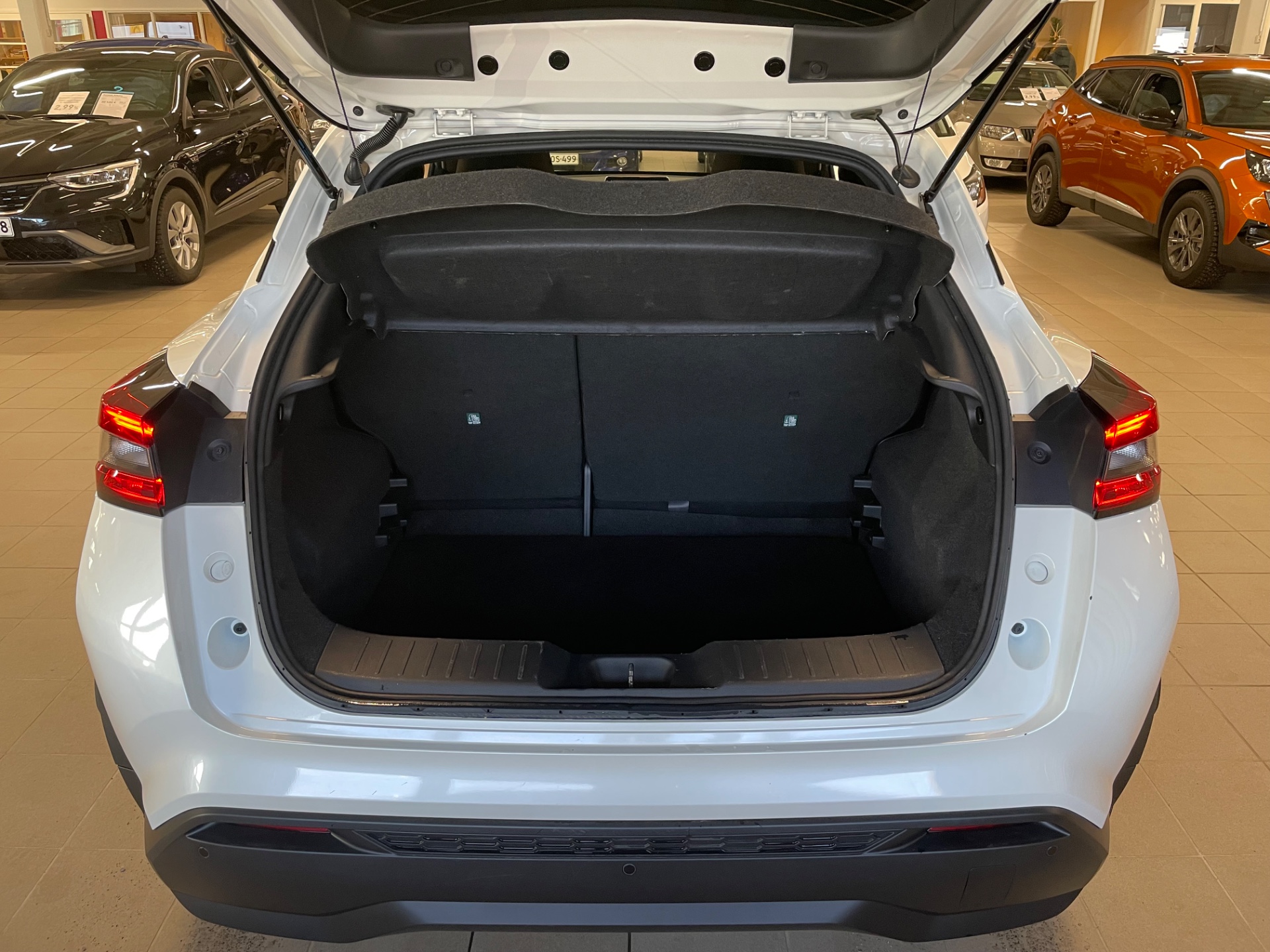 NISSAN Juke DIG-T 117HP 7DCT N-Connecta / Hyvät varusteet / Korkea maavara /