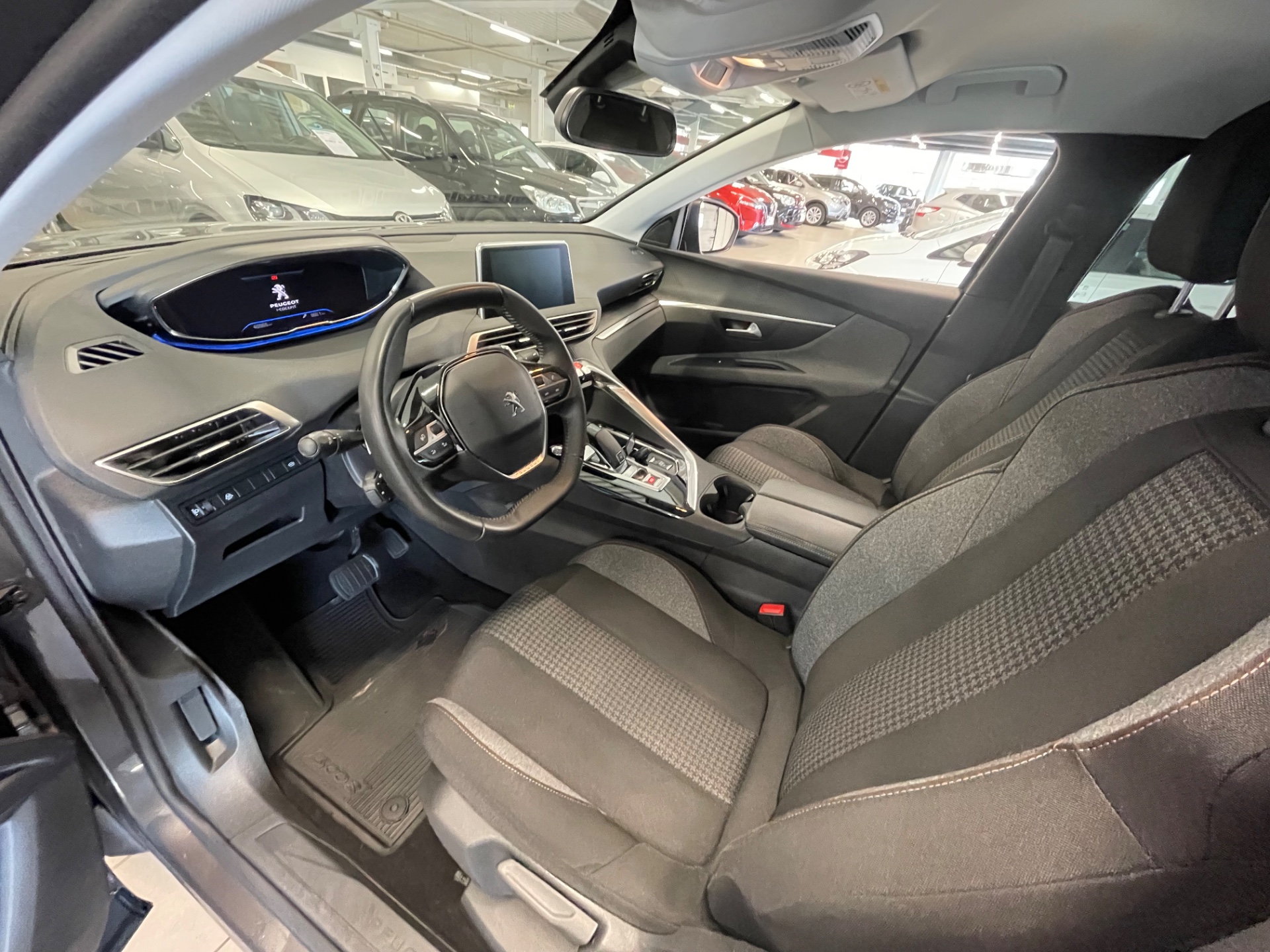 Peugeot 3008 Active Pack Motion PureTech 130 EAT8-automaatti / Täydellinen h-kirja / Korkotarjous 2,99% + kulut