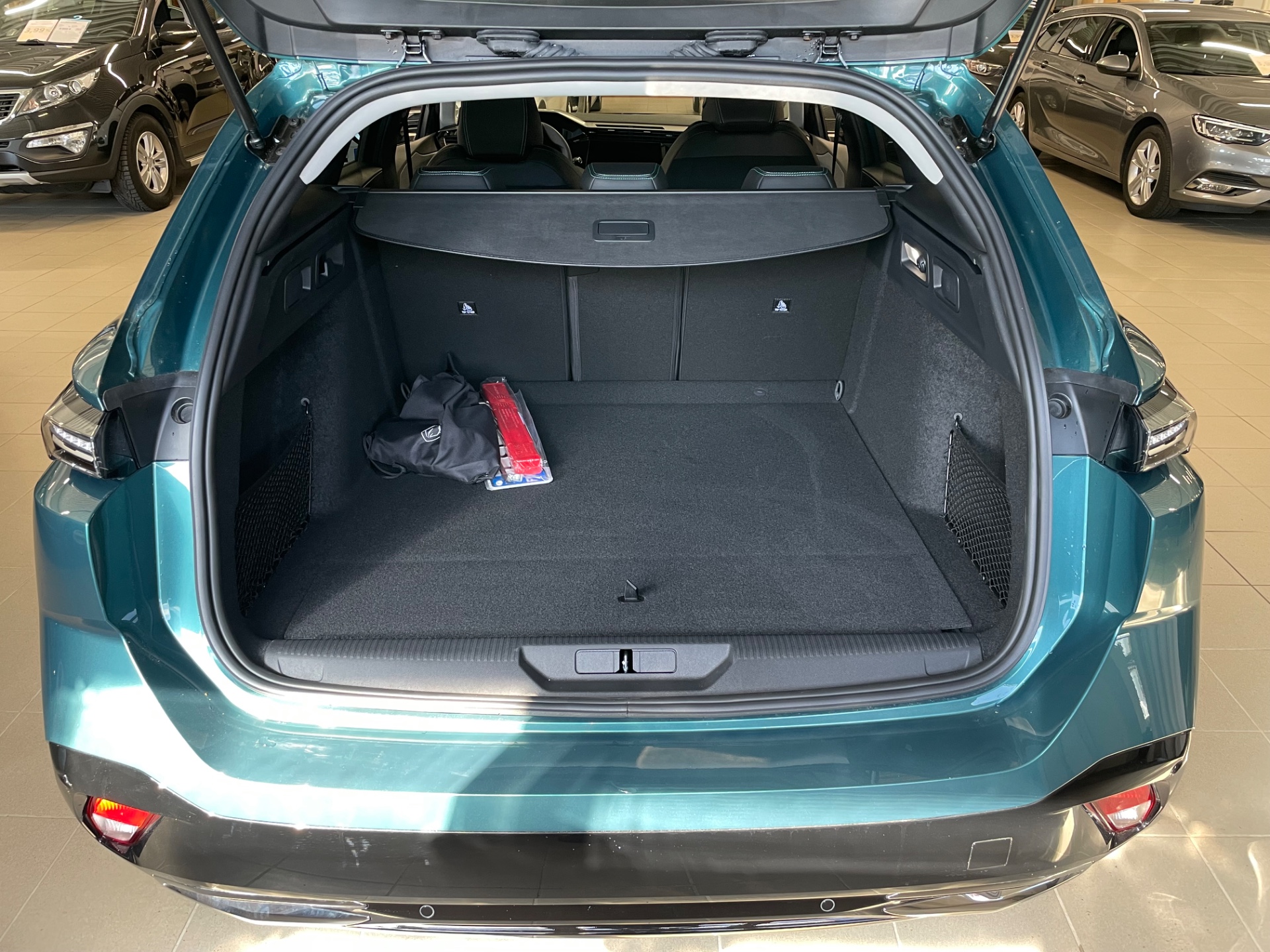 Peugeot 308 SW Premium Edition Hybrid 145 Automaatti