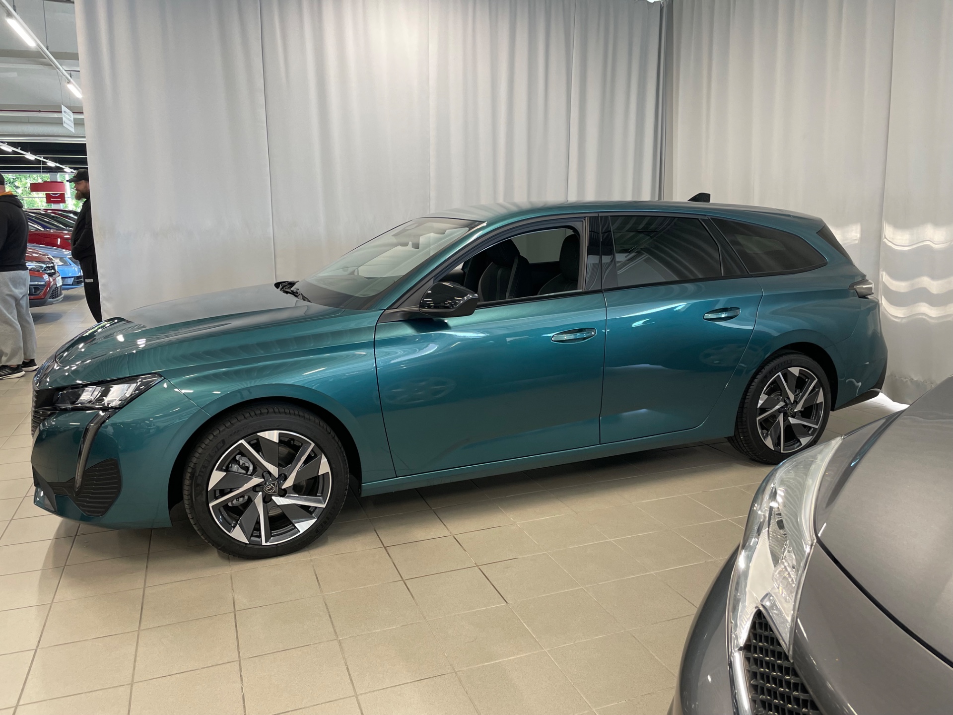 Peugeot 308 SW Premium Edition Hybrid 145 Automaatti