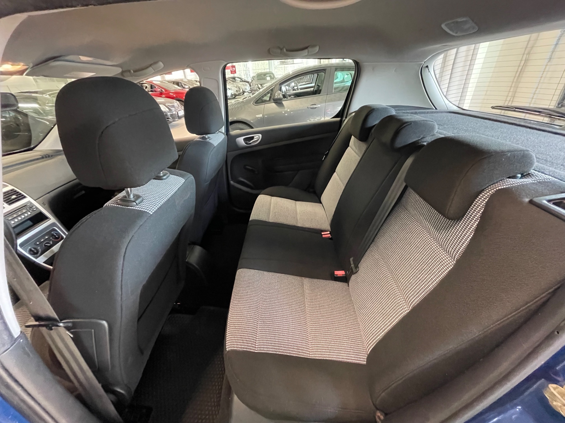 PEUGEOT 307 1,6 5d Business