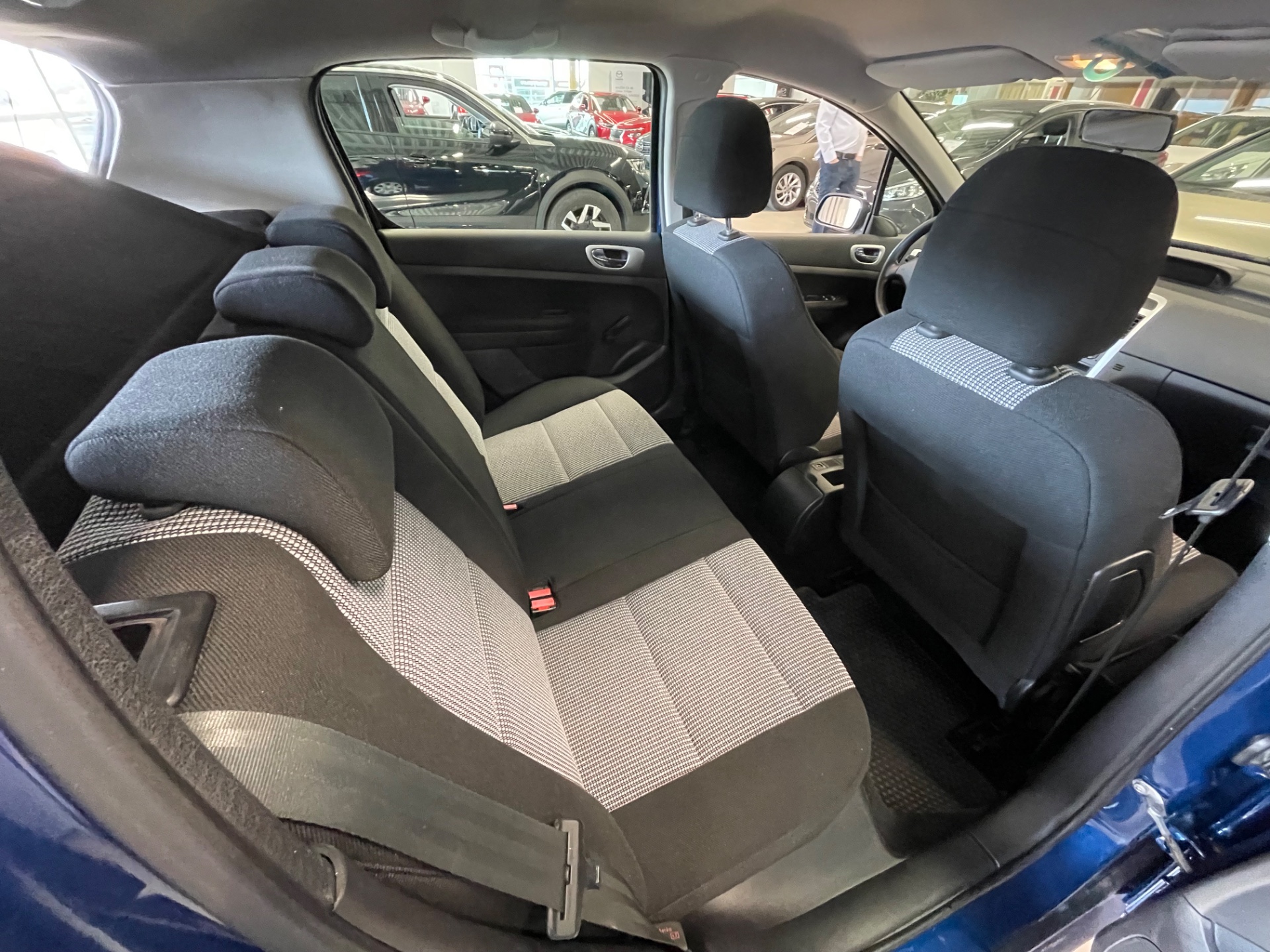 PEUGEOT 307 1,6 5d Business