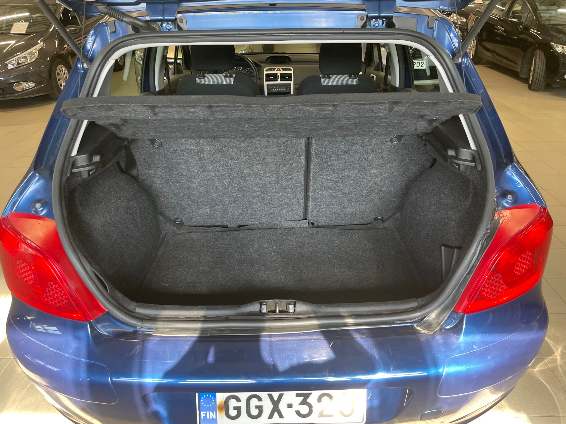 PEUGEOT 307 1,6 5d Business