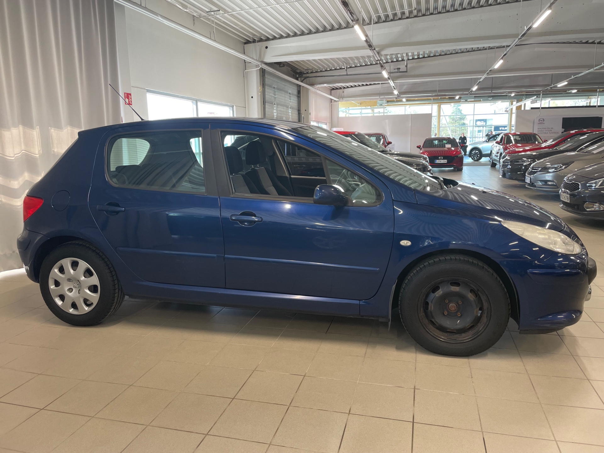 PEUGEOT 307 1,6 5d Business