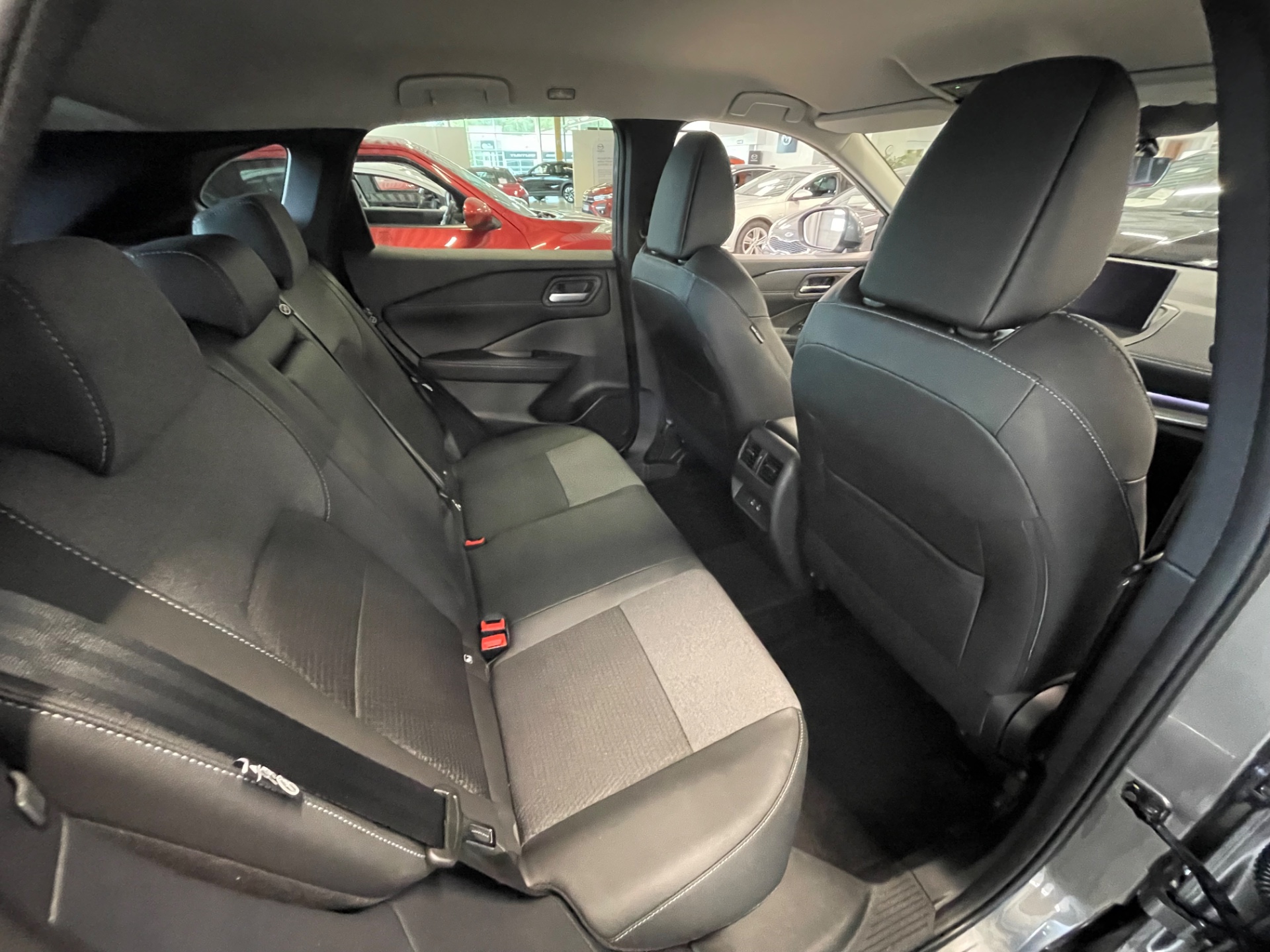 Nissan Qashqai MHEV 158 Xtronic 2WD N-Connecta Comfort pack / HUD-tuulilasi näyttö + Sähköinen takaluukku