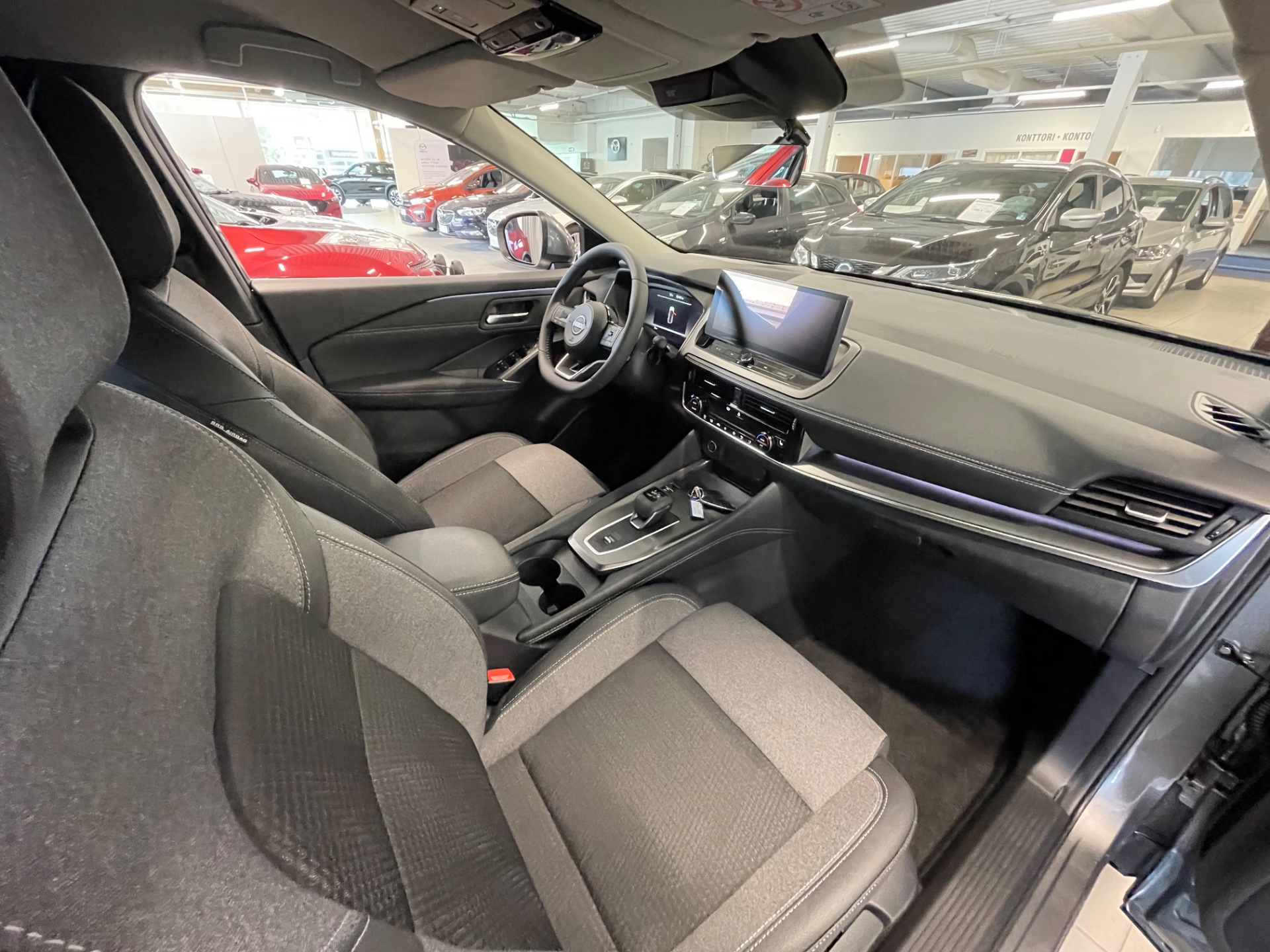 Nissan Qashqai MHEV 158 Xtronic 2WD N-Connecta Comfort pack / HUD-tuulilasi näyttö + Sähköinen takaluukku