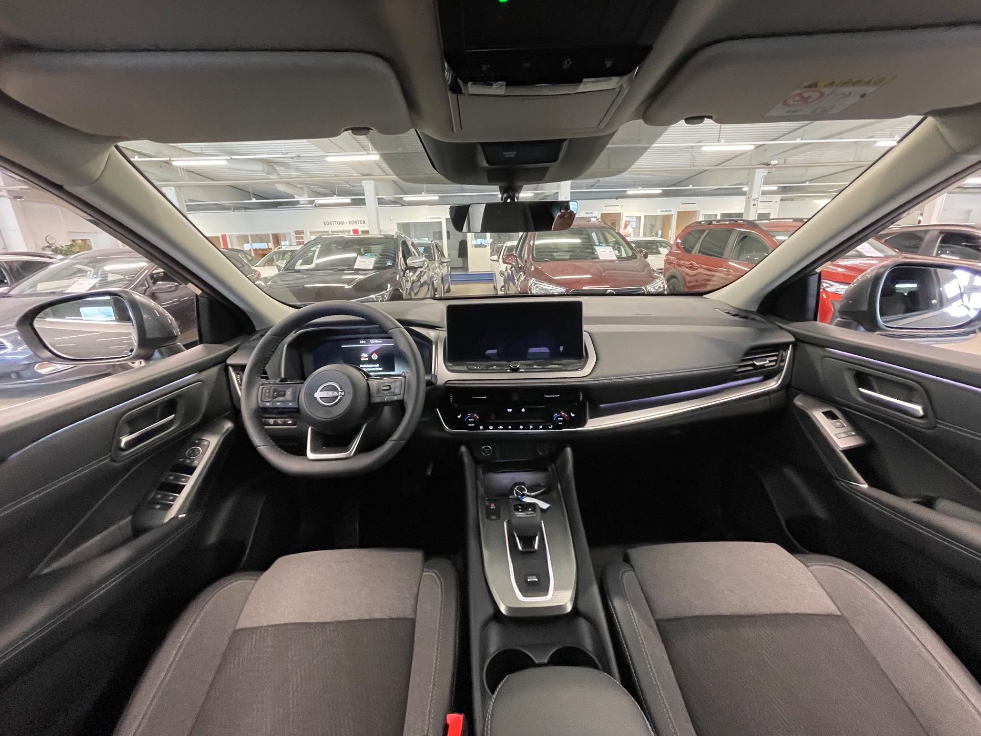 Nissan Qashqai MHEV 158 Xtronic 2WD N-Connecta Comfort pack / HUD-tuulilasi näyttö + Sähköinen takaluukku