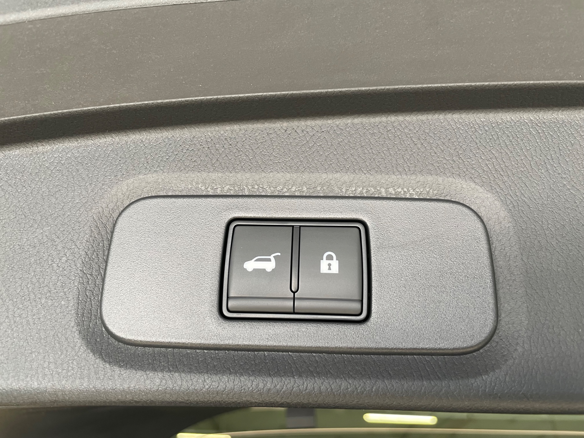 Nissan Qashqai MHEV 158 Xtronic 2WD N-Connecta Comfort pack / HUD-tuulilasi näyttö + Sähköinen takaluukku