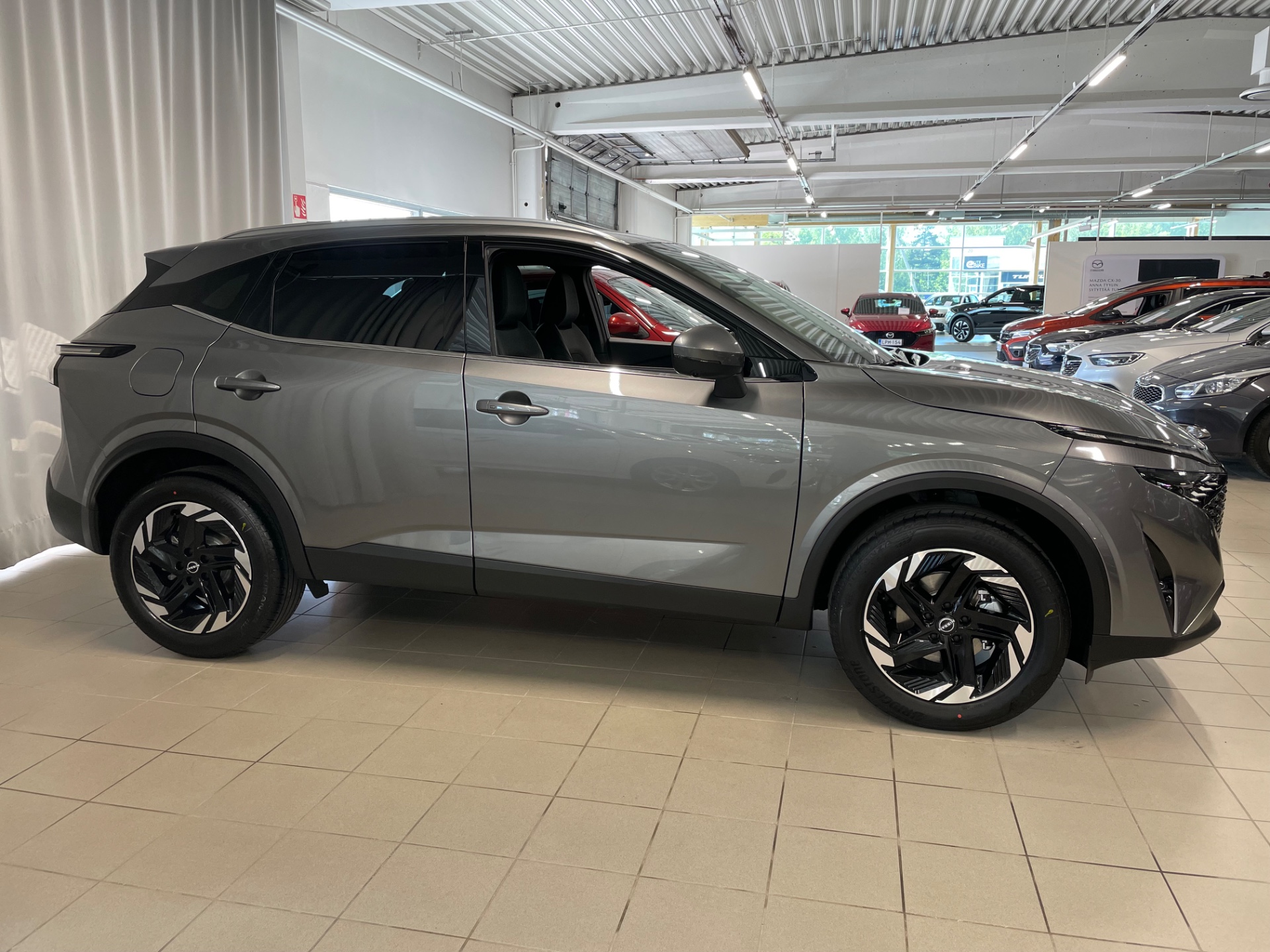 Nissan Qashqai MHEV 158 Xtronic 2WD N-Connecta Comfort pack / HUD-tuulilasi näyttö + Sähköinen takaluukku