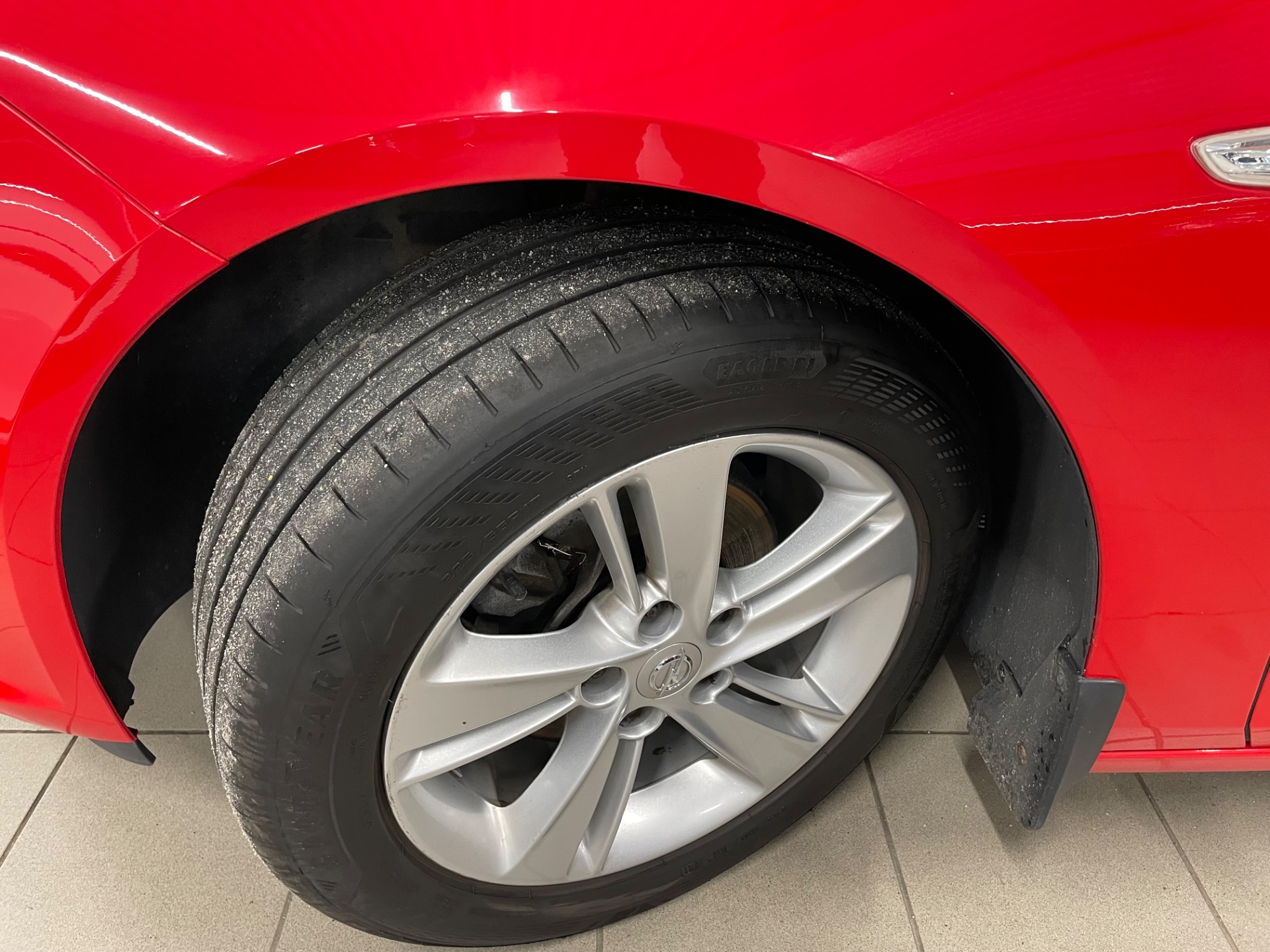 OPEL Insignia Sports Tourer Comfort 140 Turbo / Sähkötoiminen takaluukku / Intelliux led ajovalot