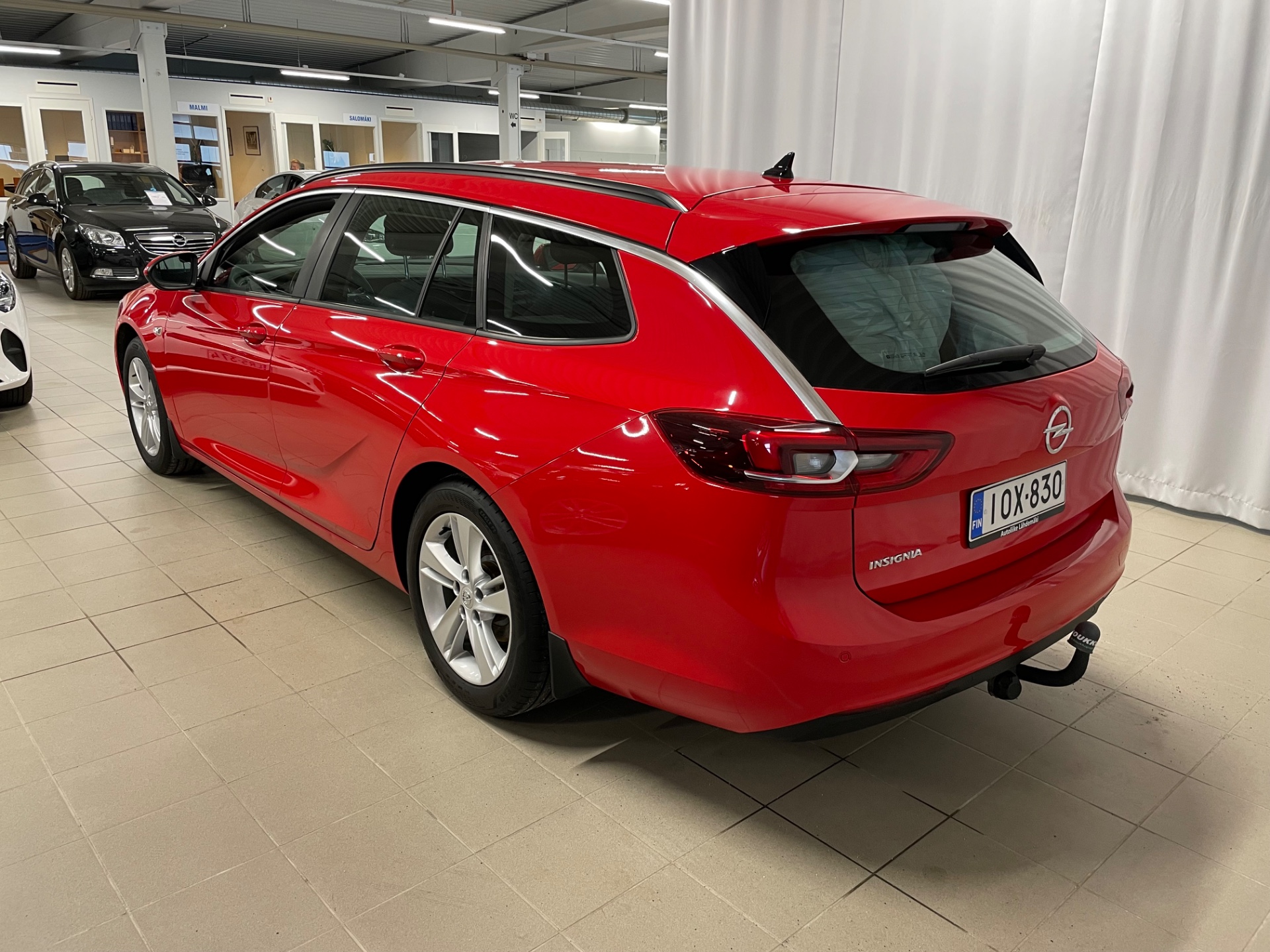 OPEL Insignia Sports Tourer Comfort 140 Turbo / Sähkötoiminen takaluukku / Intelliux led ajovalot