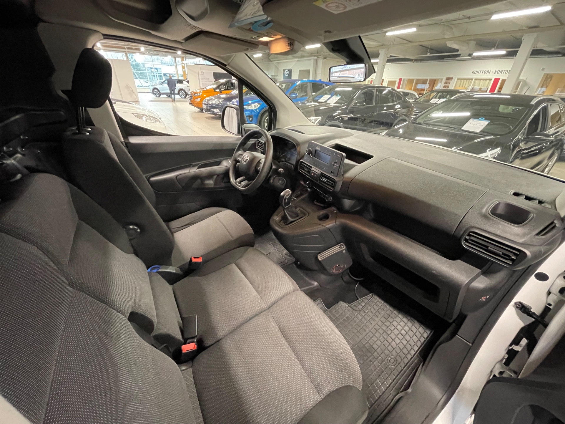 Toyota Proace CITY Active L1 1,5D 100 / ALV-vähennyskelpoinen / Jakohihna vaihdettu /