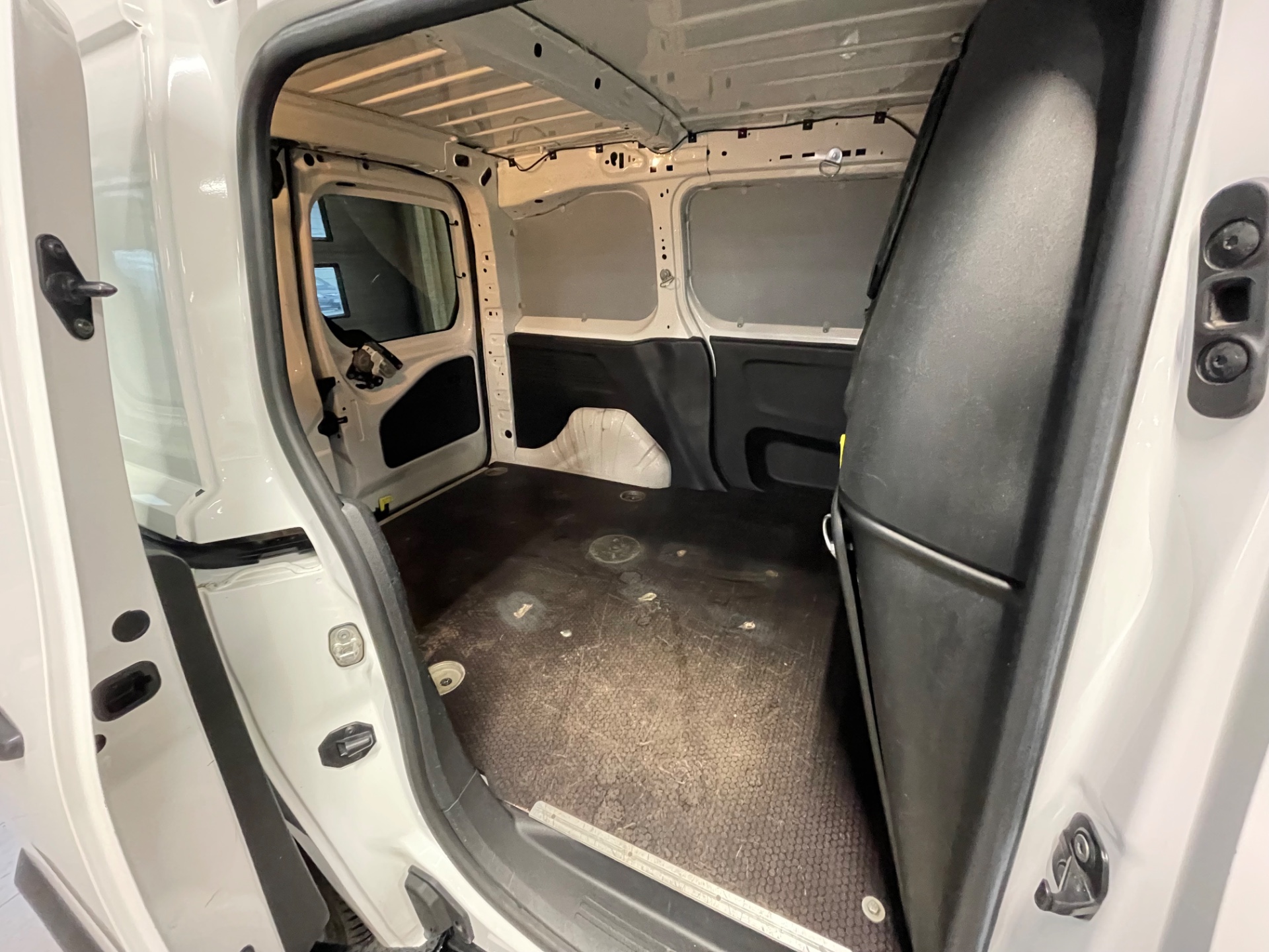 Toyota Proace CITY Active L1 1,5D 100 / ALV-vähennyskelpoinen / Jakohihna vaihdettu /
