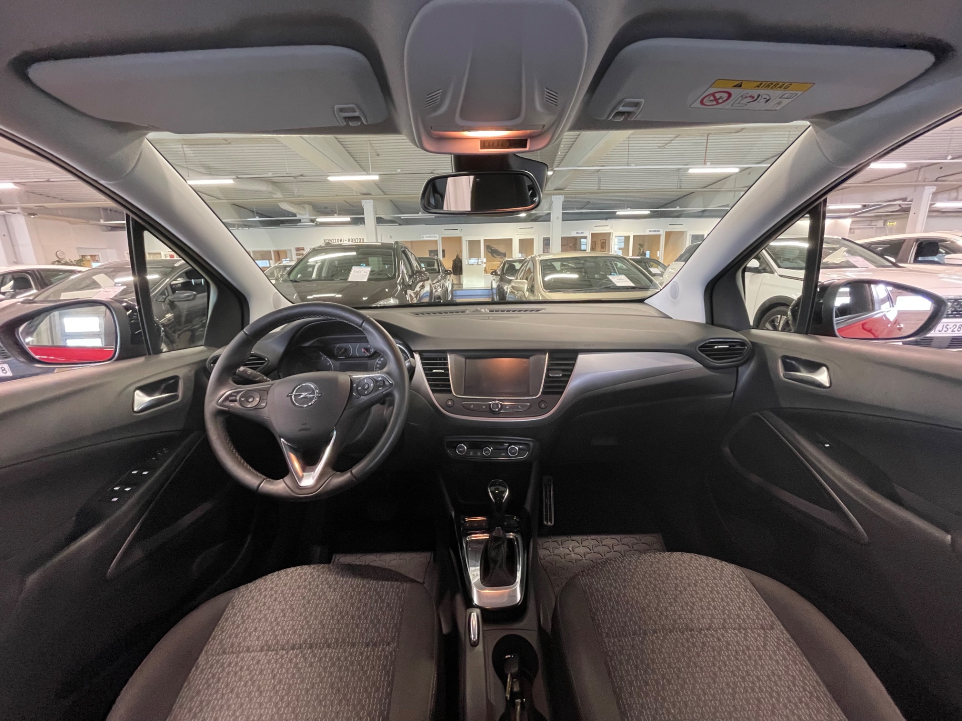 OPEL Crossland X Comfort 130 Automatic Edition / Täydellinen h-kirja / Peruutuskamera / Näyttävä two-tone erikoisväri