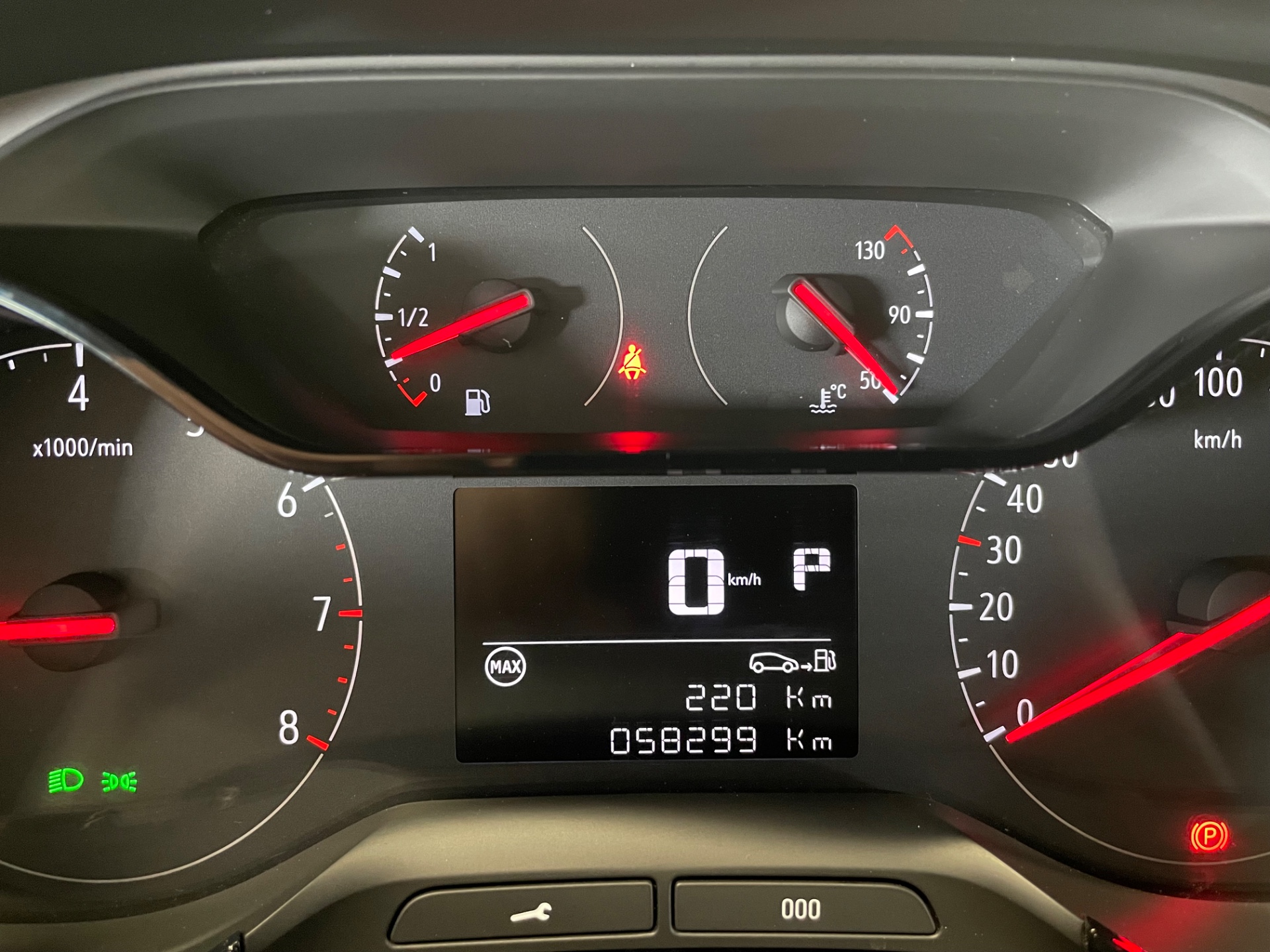 OPEL Crossland X Comfort 130 Automatic Edition / Täydellinen h-kirja / Peruutuskamera / Näyttävä two-tone erikoisväri