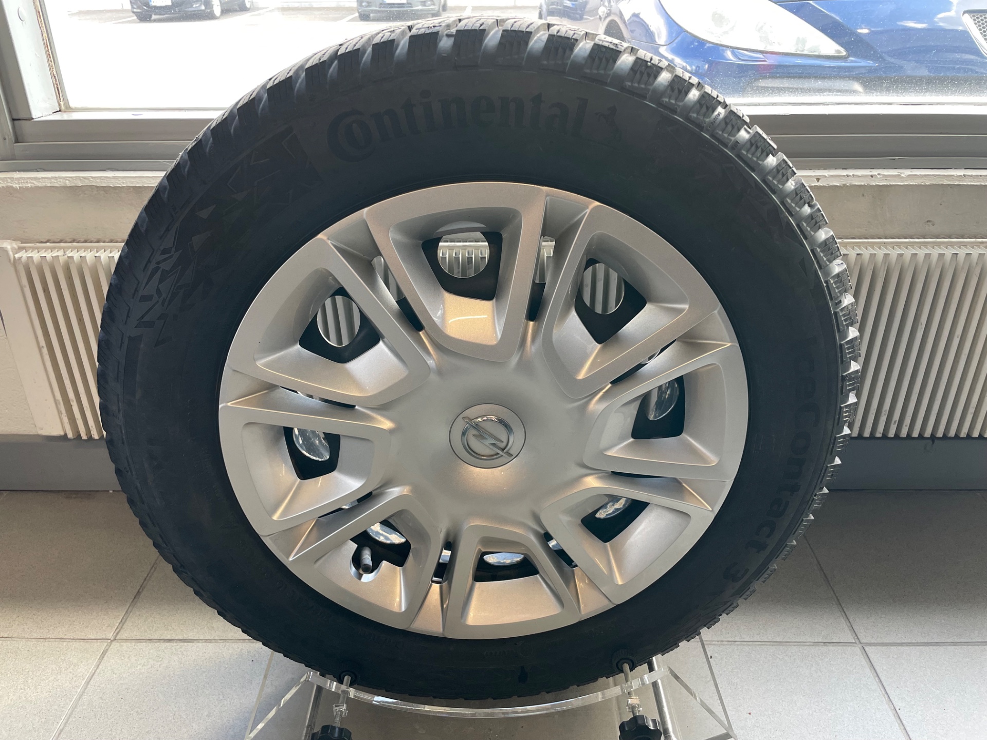 OPEL Crossland X Comfort 130 Automatic Edition / Täydellinen h-kirja / Peruutuskamera / Näyttävä two-tone erikoisväri