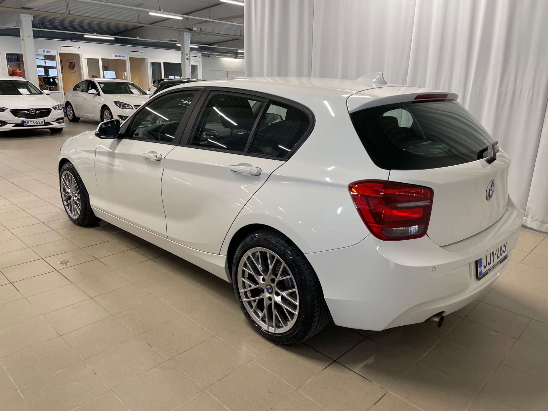 BMW 114 F20 TwinPower Turbo / Siistikuntoinen / Hyvä huoltokirja / Jakoketju vaihdettu