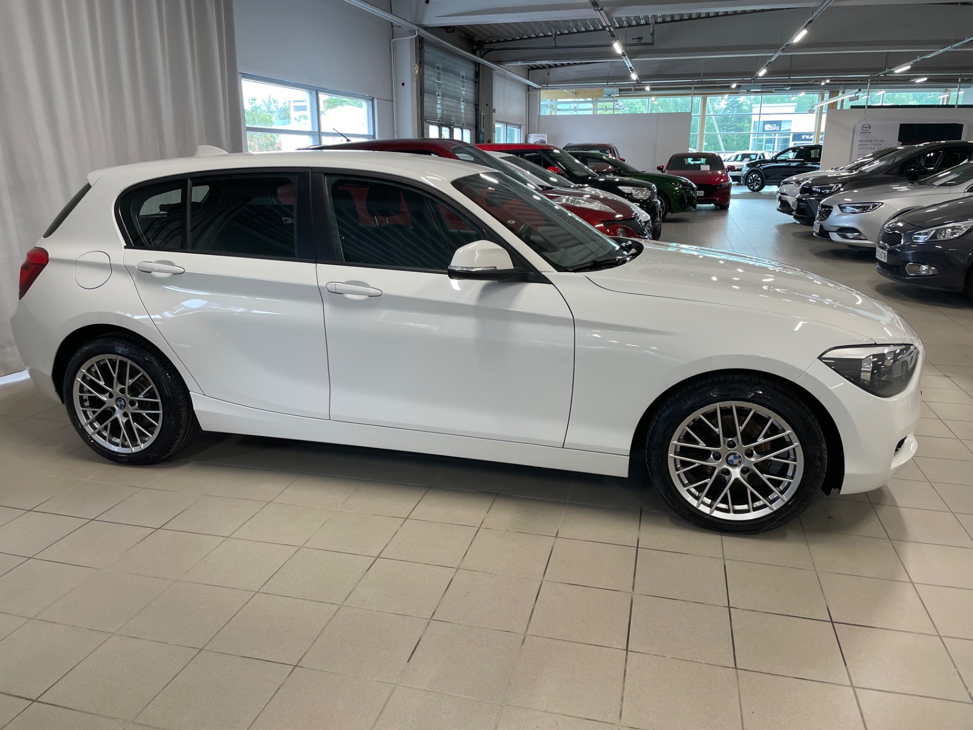 BMW 114 F20 TwinPower Turbo / Siistikuntoinen / Hyvä huoltokirja / Jakoketju vaihdettu