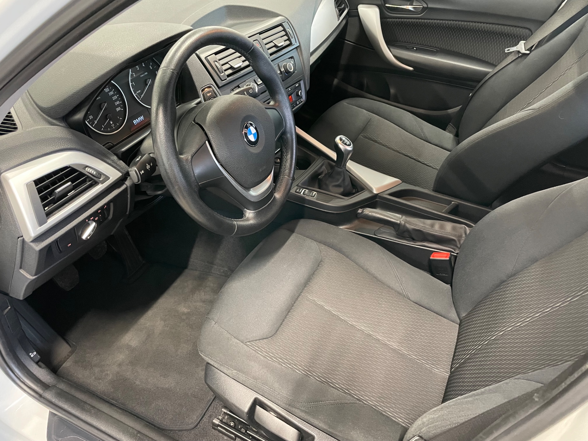 BMW 114 F20 TwinPower Turbo / Siistikuntoinen / Hyvä huoltokirja / Jakoketju vaihdettu