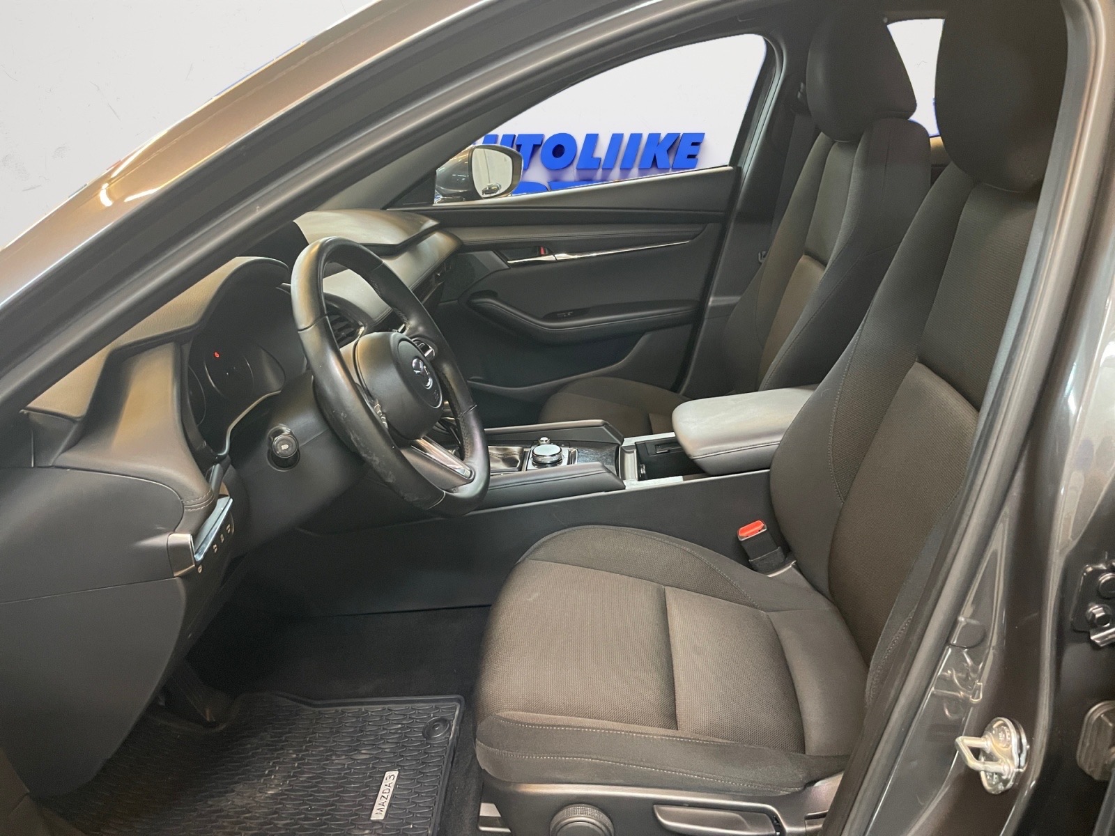 MAZDA Mazda3 10