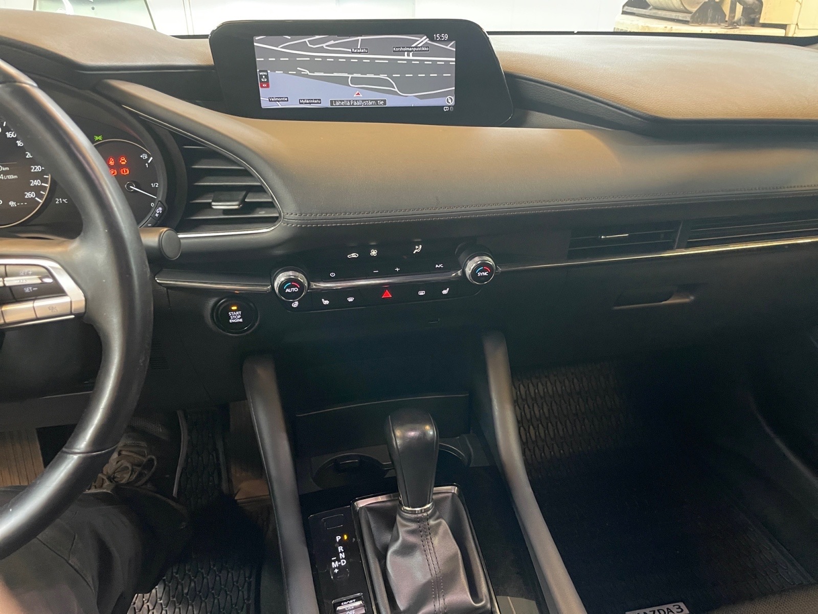 MAZDA Mazda3 15
