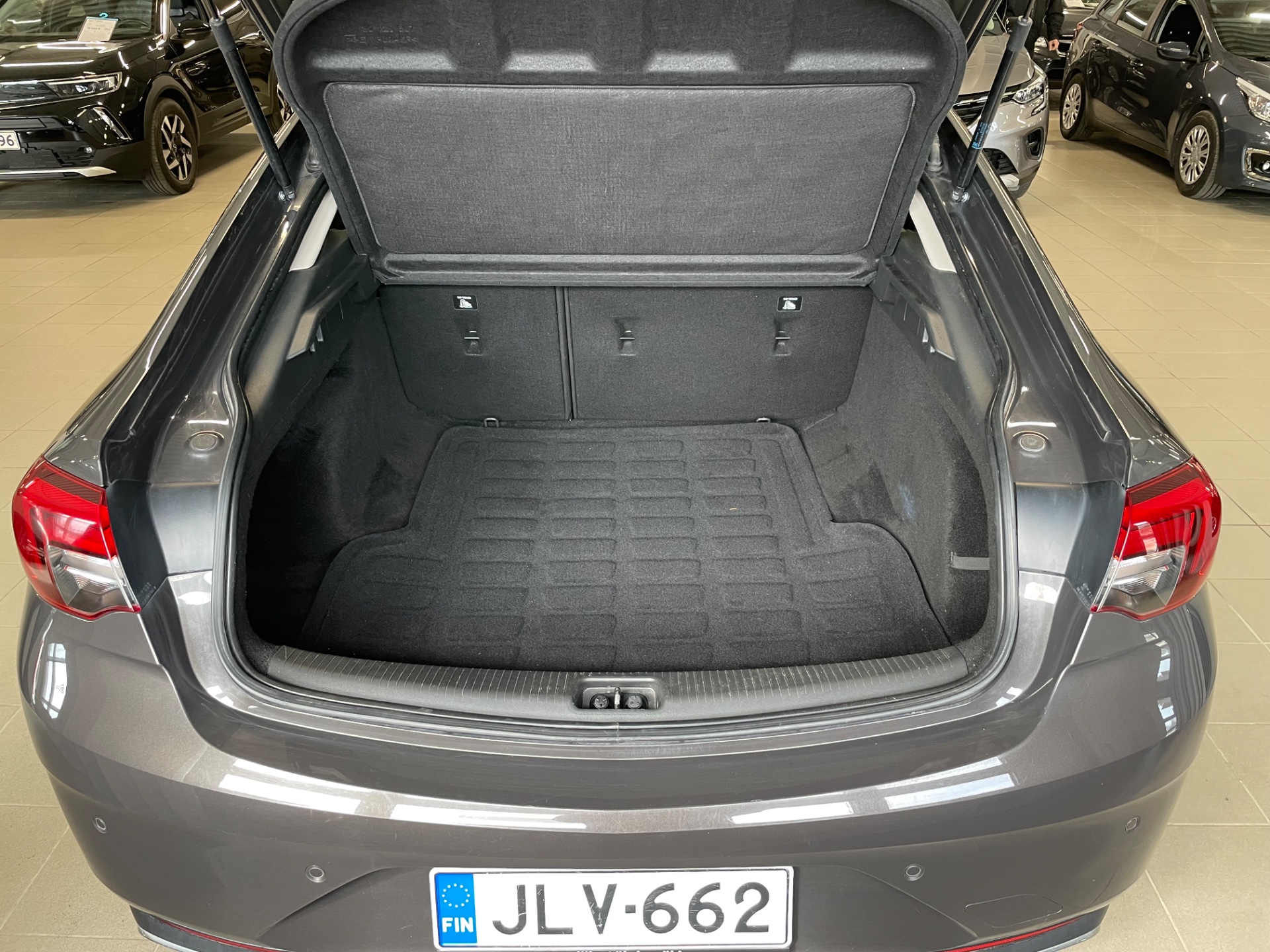 OPEL Insignia Grand Sport Innovation Plus 200 Turbo A / Huippu varusteet / 200 Hevosvoimainen