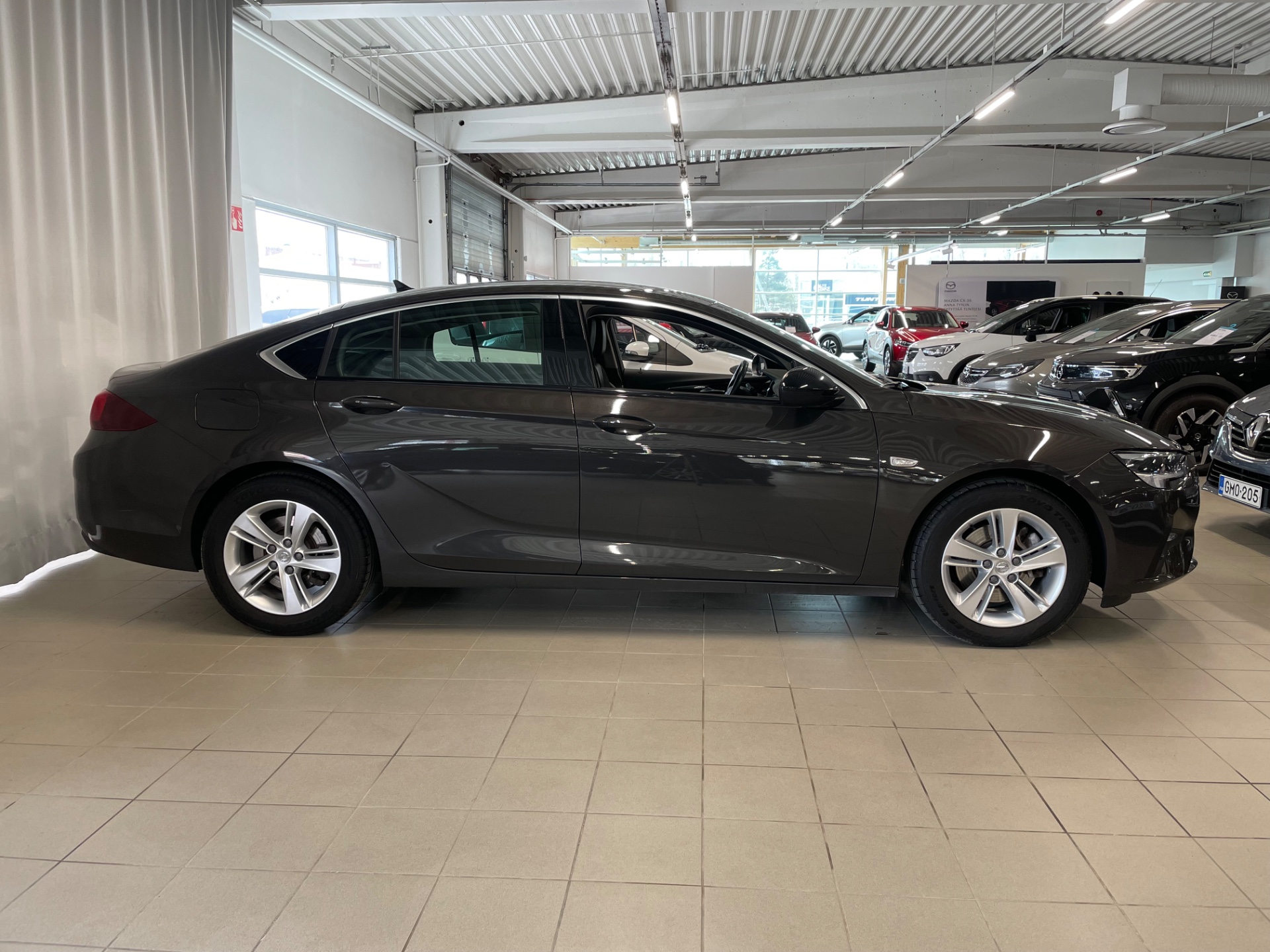 OPEL Insignia Grand Sport Innovation Plus 200 Turbo A / Huippu varusteet / 200 Hevosvoimainen
