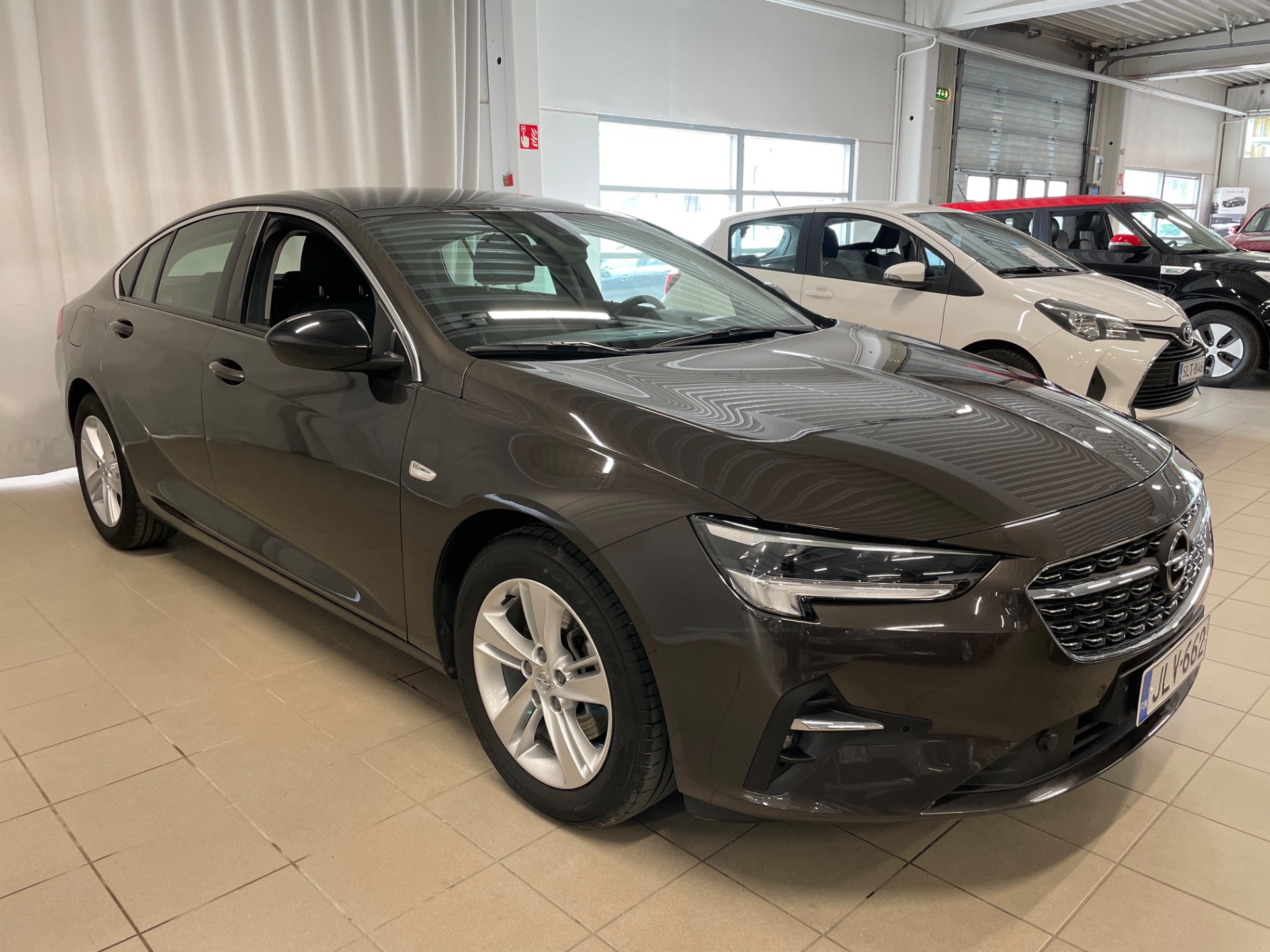 OPEL Insignia Grand Sport Innovation Plus 200 Turbo A / Huippu varusteet / 200 Hevosvoimainen