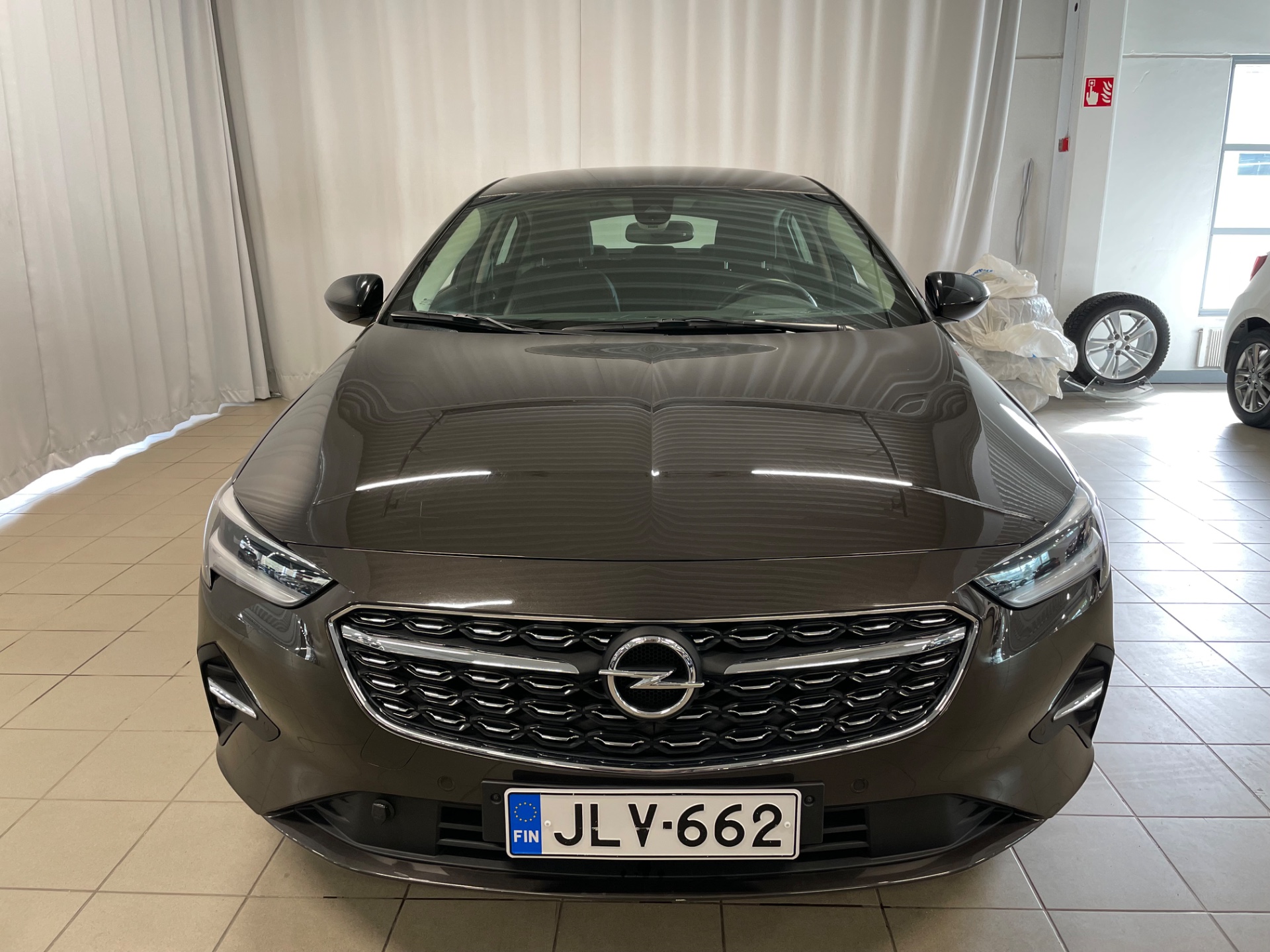 OPEL Insignia Grand Sport Innovation Plus 200 Turbo A / Huippu varusteet / 200 Hevosvoimainen