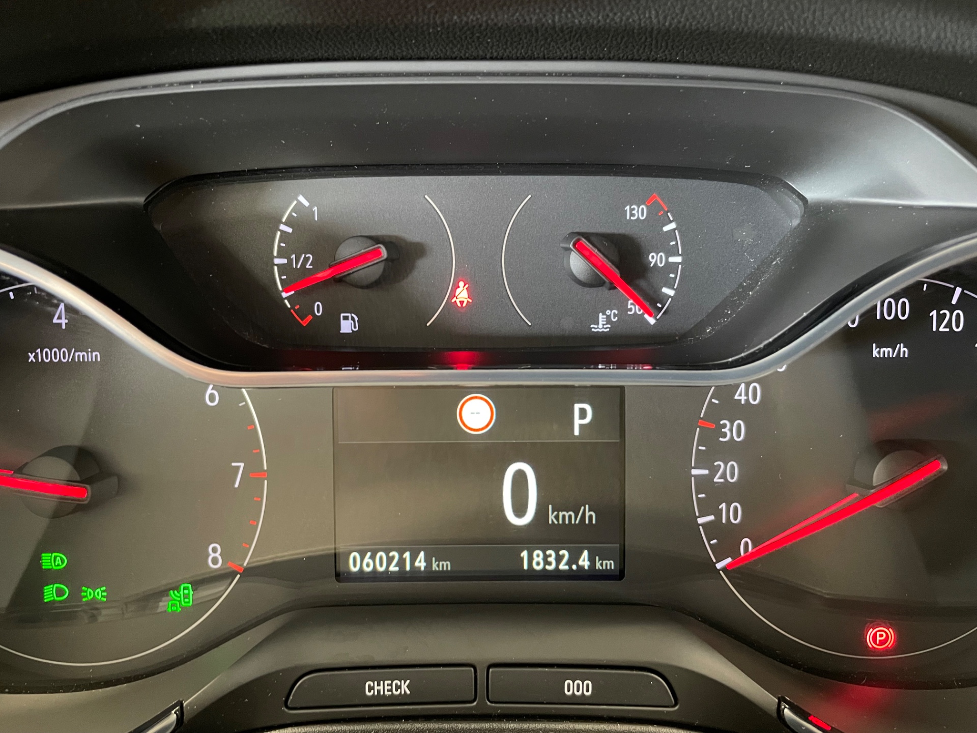 OPEL GRANDLAND X Executive 130 Turbo A / Huippuvarusteet / Jakohihna vaihdettu / Täydellinen h-kirja /