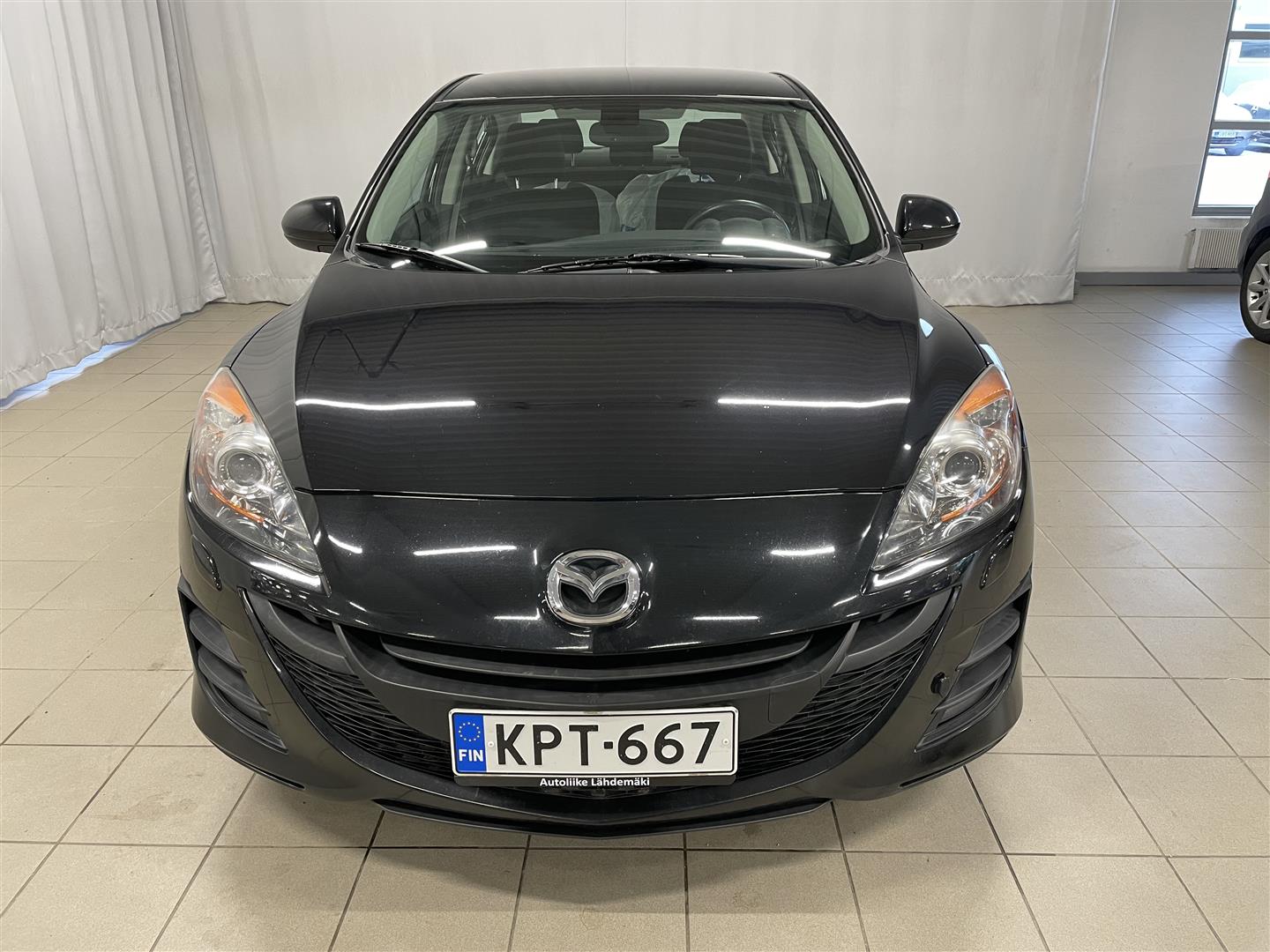 MAZDA 3 Sedan 2,0 Touring Business 5AT 4ov NR1 / Korko 2.99%+kulut