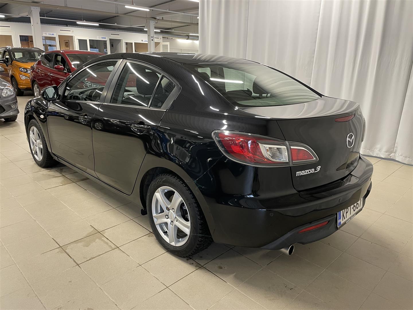 MAZDA 3 Sedan 2,0 Touring Business 5AT 4ov NR1 / Korko 2.99%+kulut