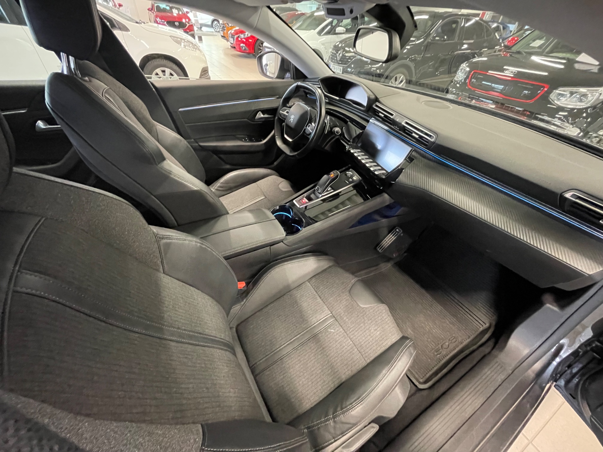 PEUGEOT 508 SW Allure PureTech 180 EAT8-automaatti