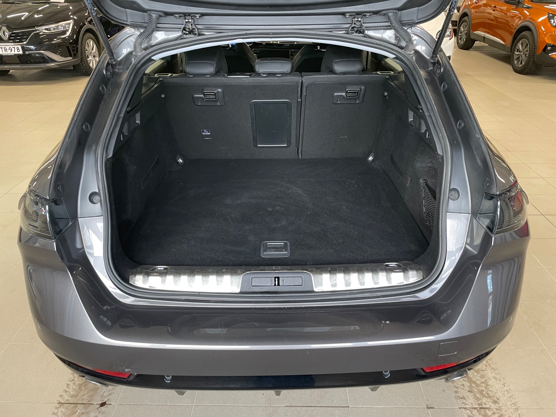 PEUGEOT 508 SW Allure PureTech 180 EAT8-automaatti