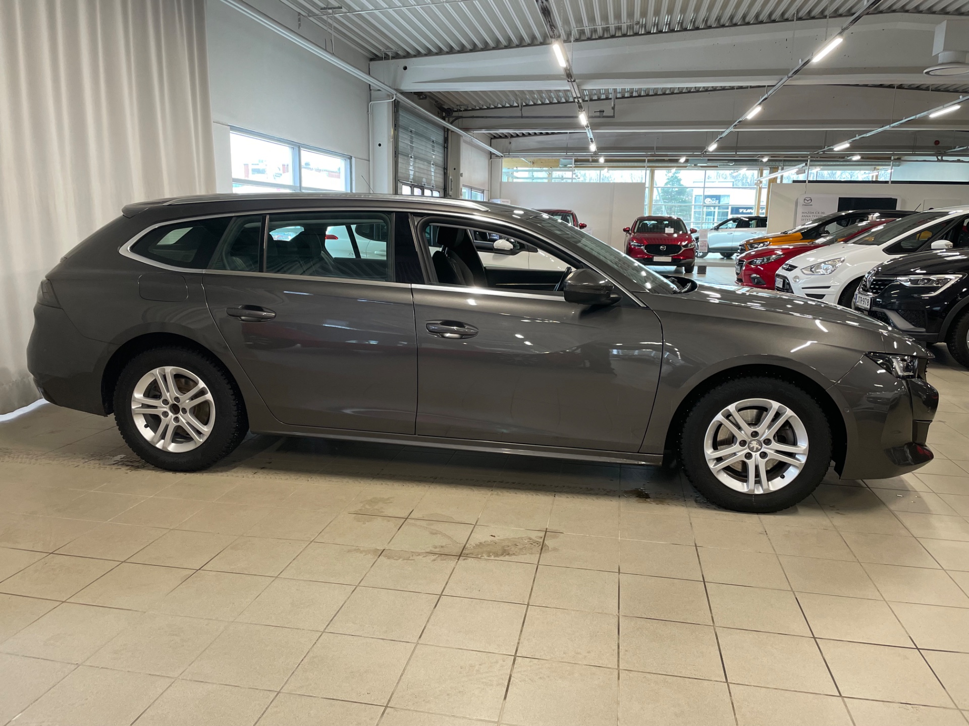 PEUGEOT 508 SW Allure PureTech 180 EAT8-automaatti