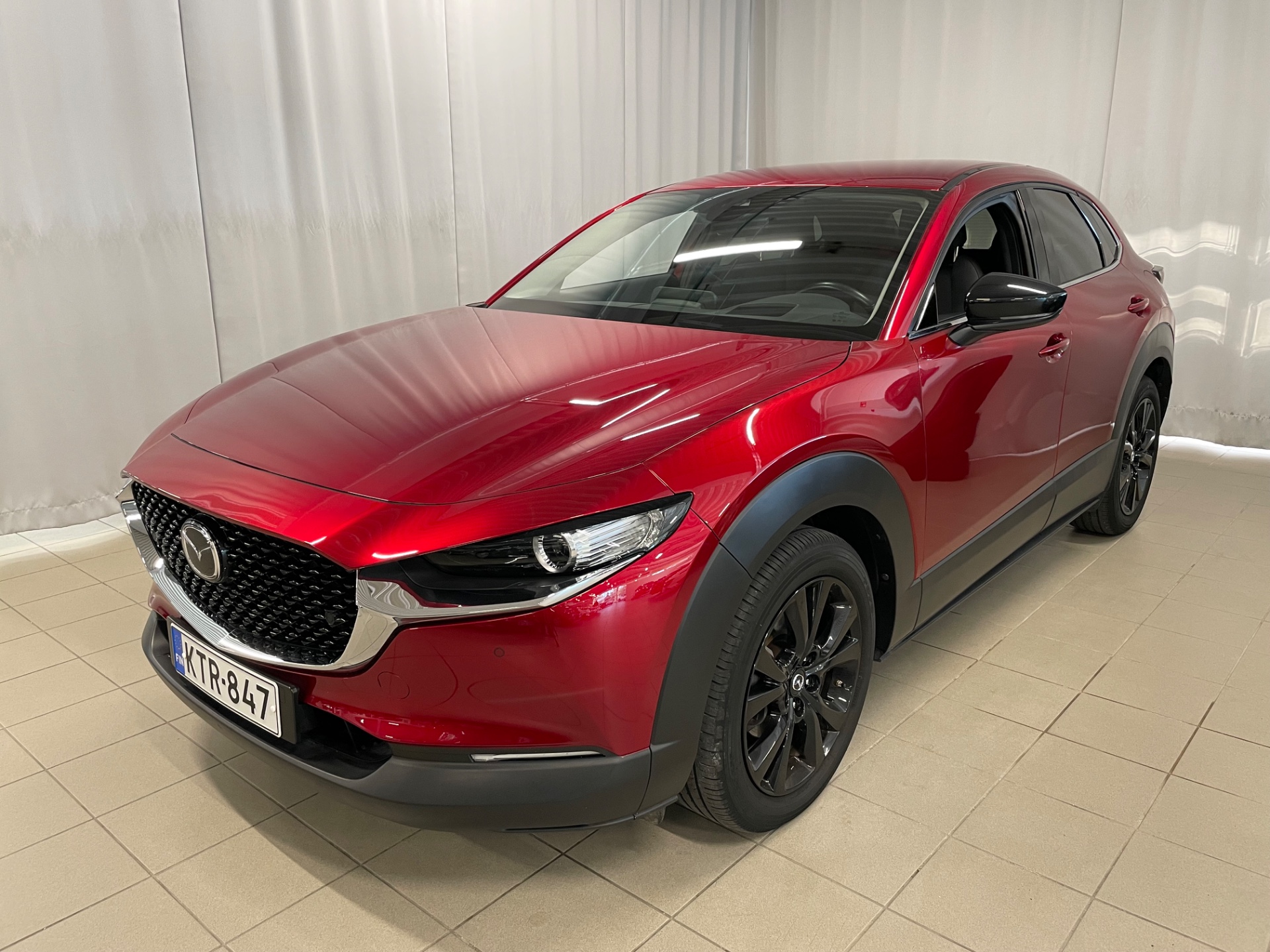 Mazda CX-30 2,0 (150hv) M Hybrid e-Skyactiv-G Blackout Edition AT / Erikoisvarusteltu: sähkötakaluukku, BOSE ym.