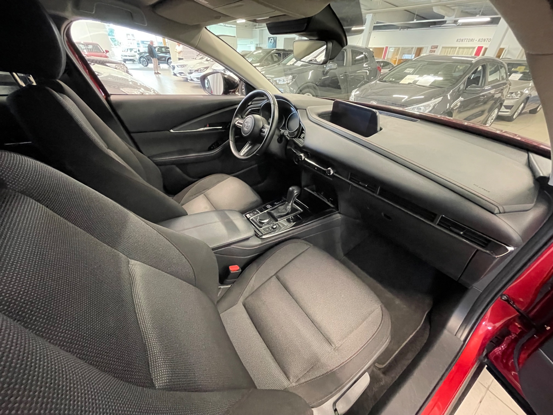 Mazda CX-30 2,0 (150hv) M Hybrid e-Skyactiv-G Blackout Edition AT / Erikoisvarusteltu: sähkötakaluukku, BOSE ym.