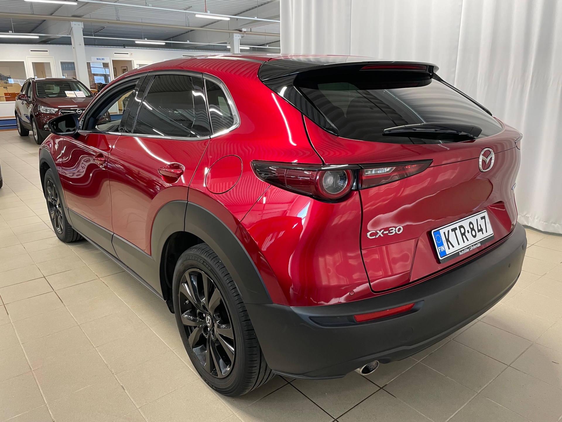 Mazda CX-30 2,0 (150hv) M Hybrid e-Skyactiv-G Blackout Edition AT / Erikoisvarusteltu: sähkötakaluukku, BOSE ym.