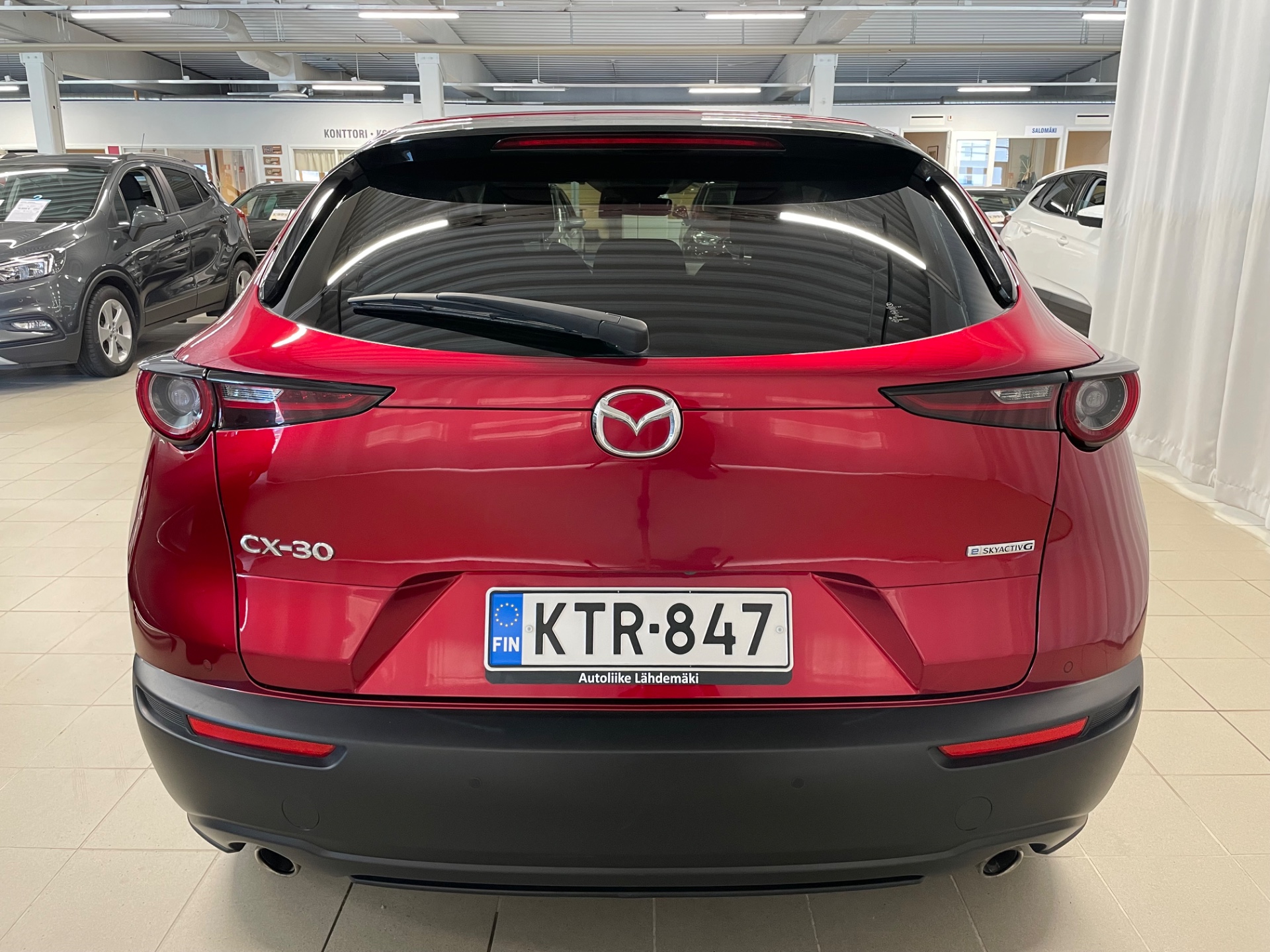 Mazda CX-30 2,0 (150hv) M Hybrid e-Skyactiv-G Blackout Edition AT / Erikoisvarusteltu: sähkötakaluukku, BOSE ym.